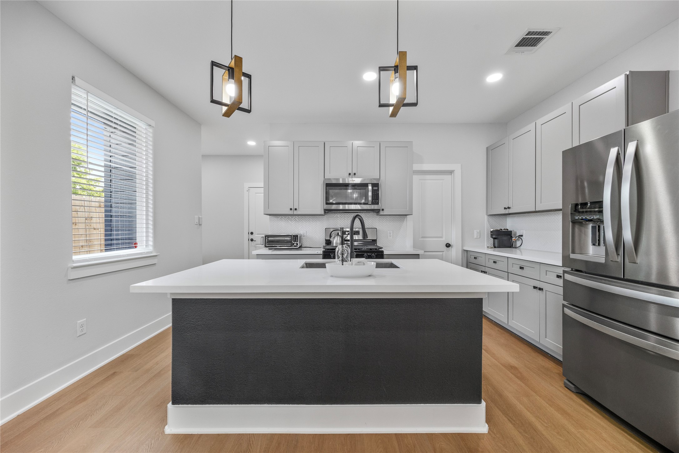 823 Enterprise Street, Houston, TX 77088