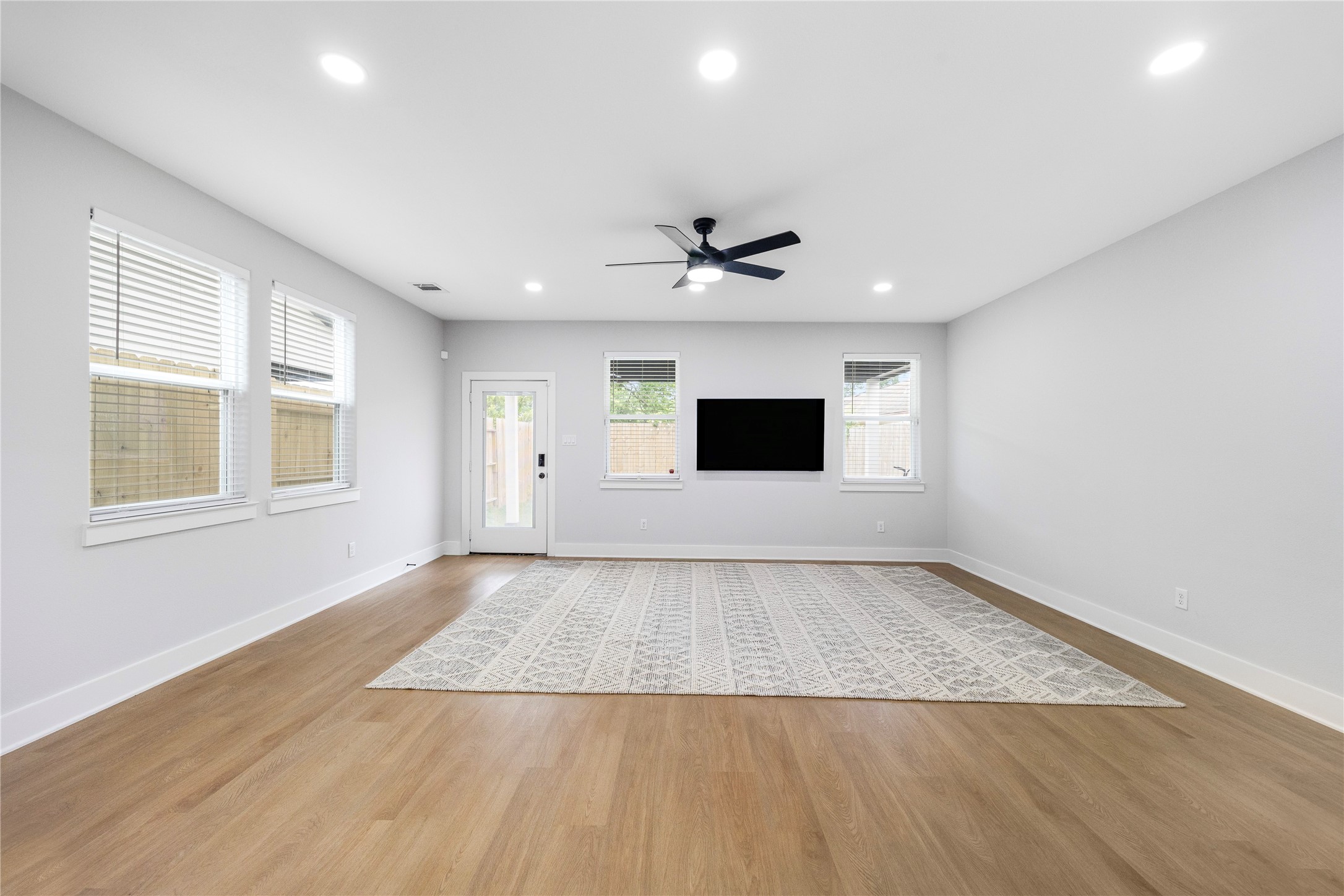 823 Enterprise Street, Houston, TX 77088