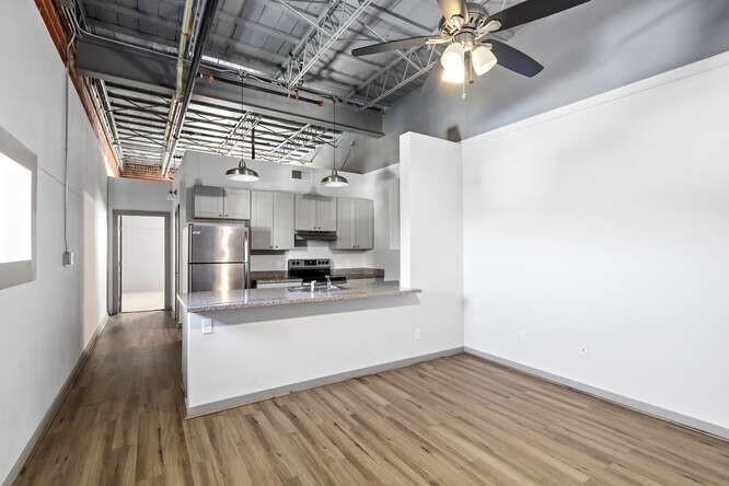 612 W Texas Avenue Unit 201, Baytown, TX 77520