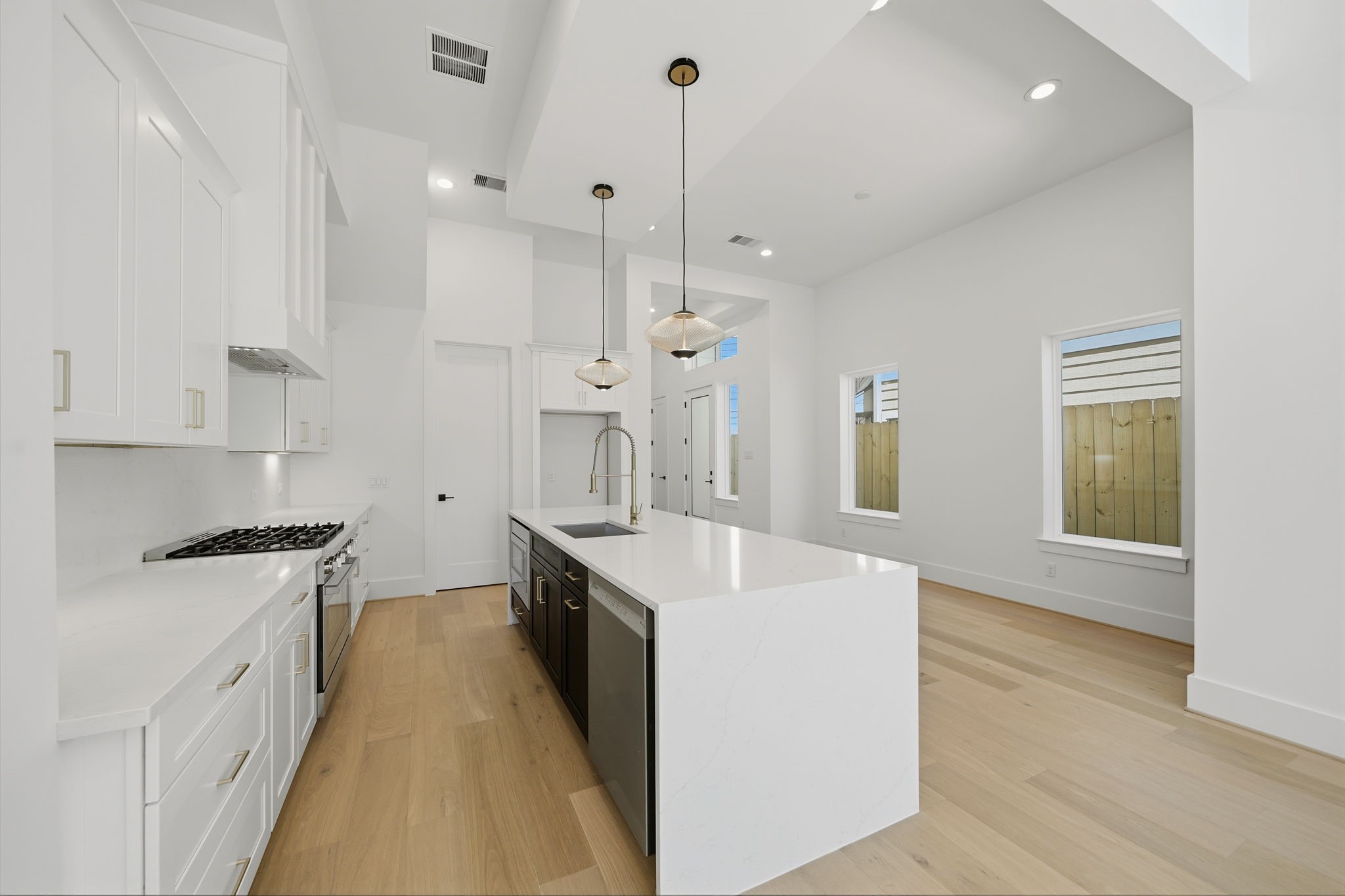 1120 E 26th Street, Houston, TX 77009