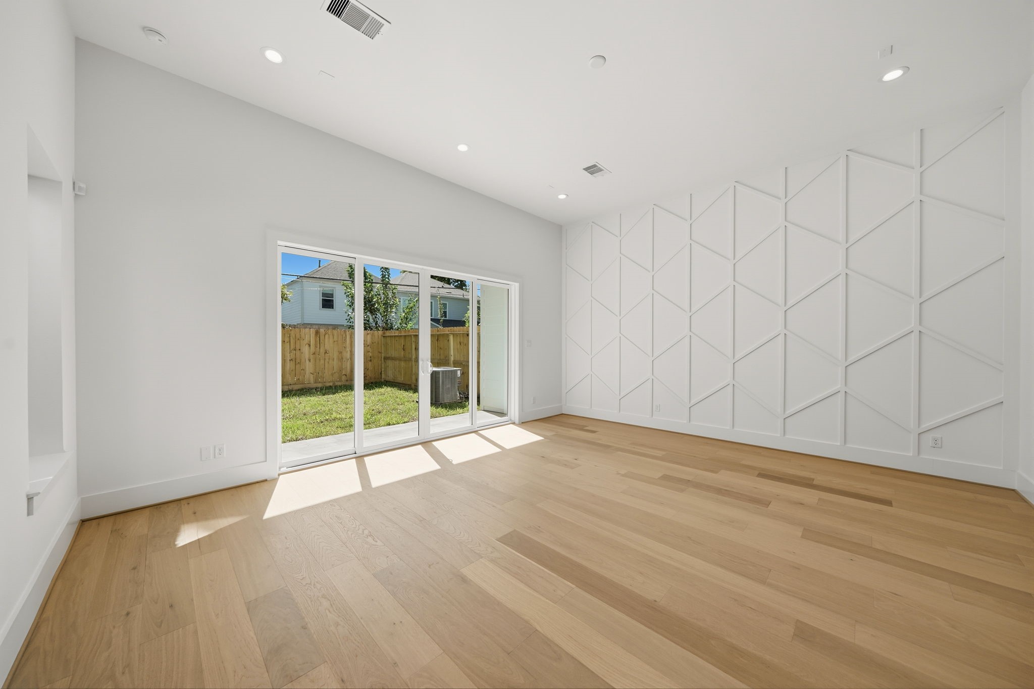1120 E 26th Street, Houston, TX 77009