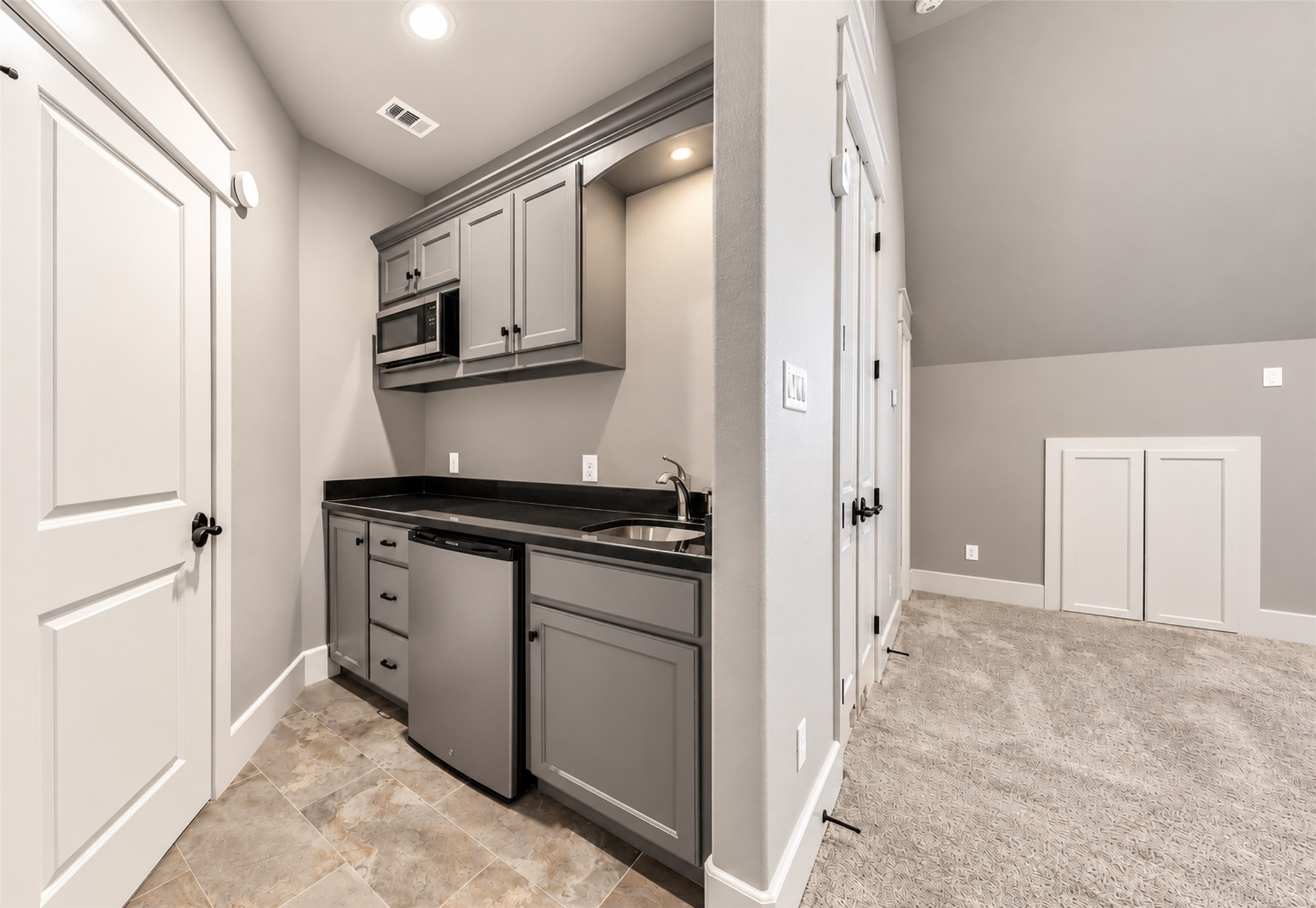 Studio kitchenette