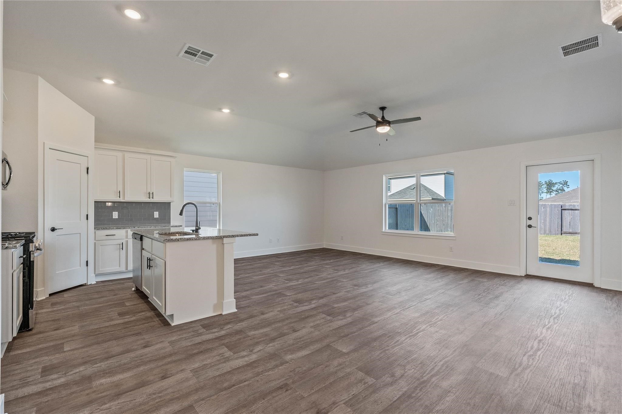 229 Bryan, Angleton, TX 77515