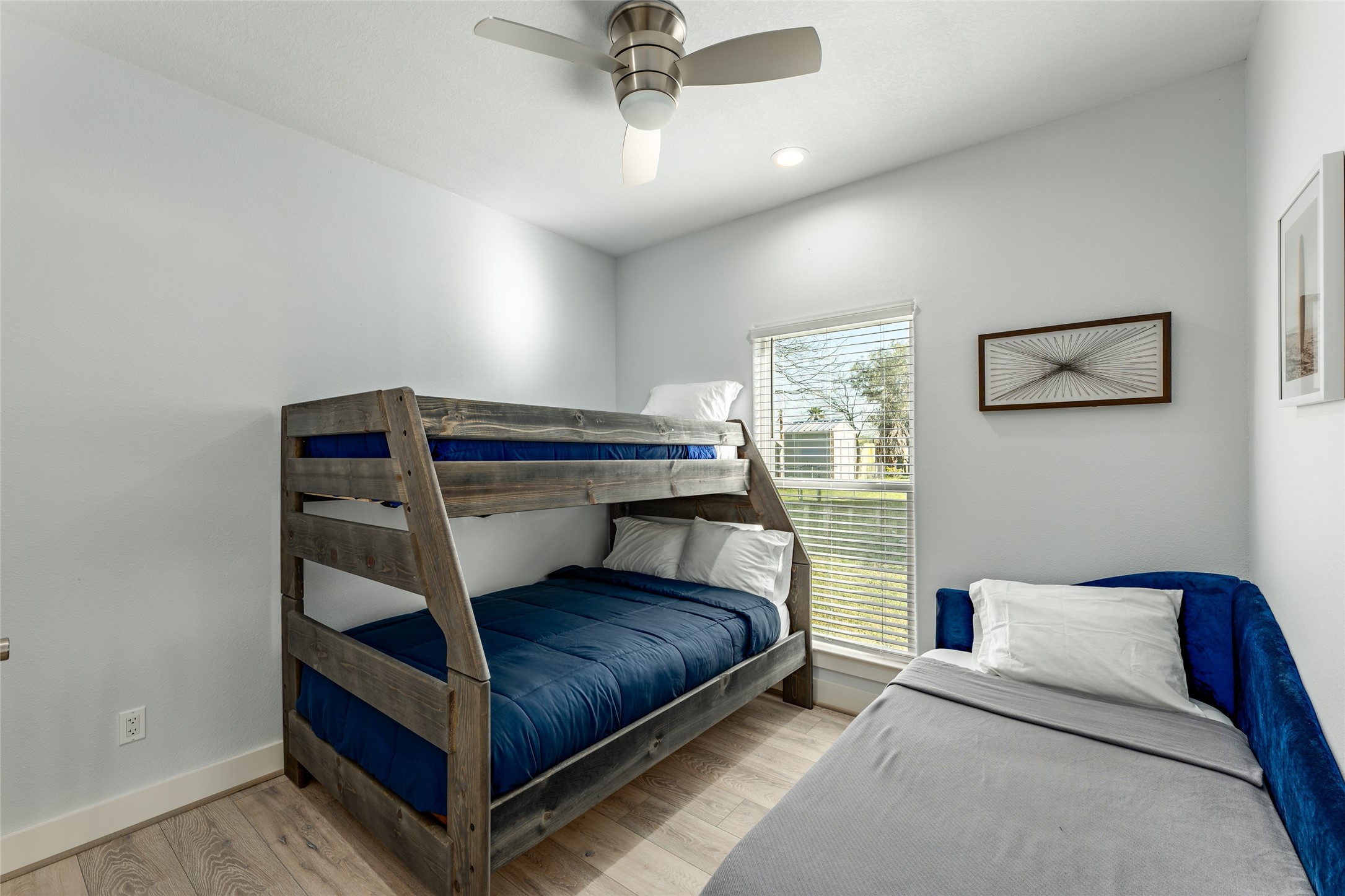294 Debbie Lane, Dickinson, TX 77539