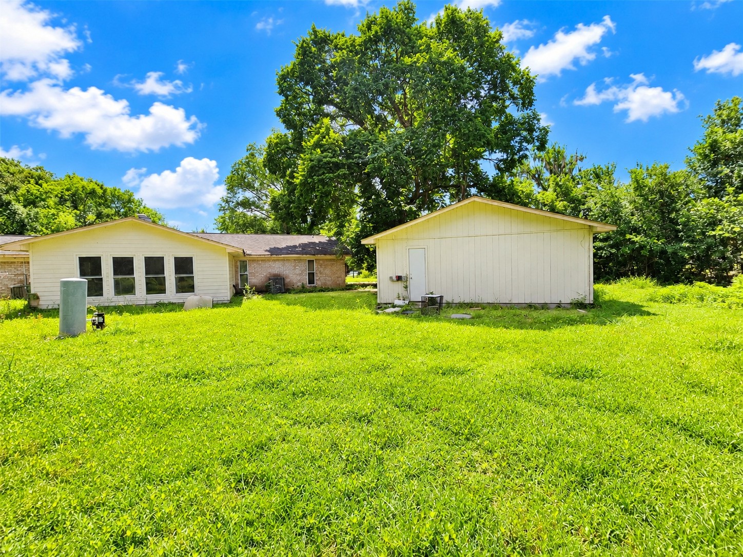 132 Otter Trail, Lake Jackson, TX 77566