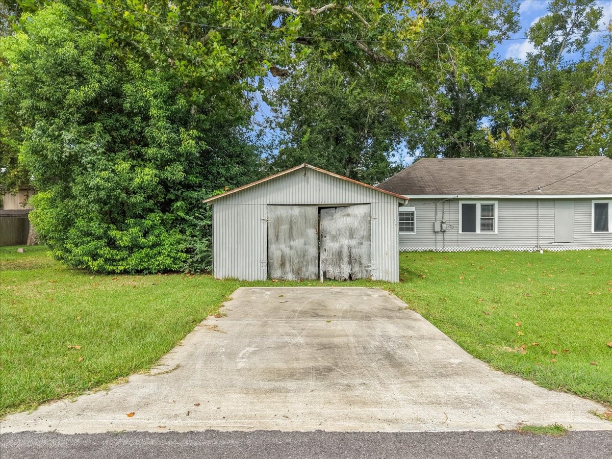12101 23rd Street, Santa Fe, TX 77510 12101 23rd Street, Santa Fe, TX 77510