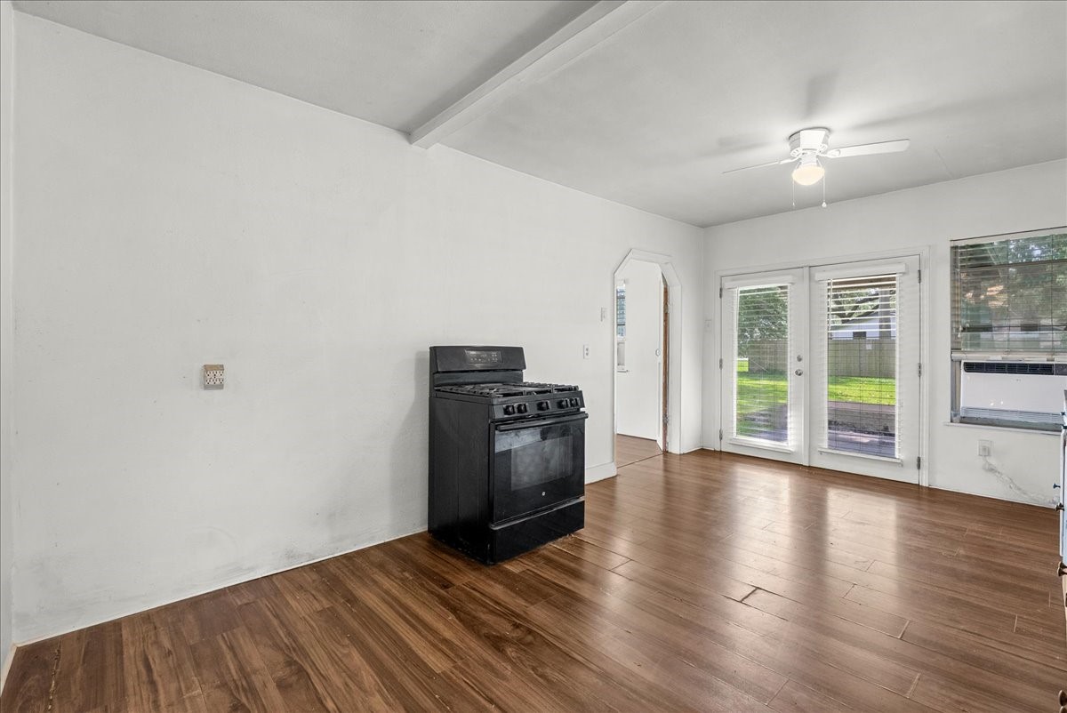 12101 23rd Street, Santa Fe, TX 77510