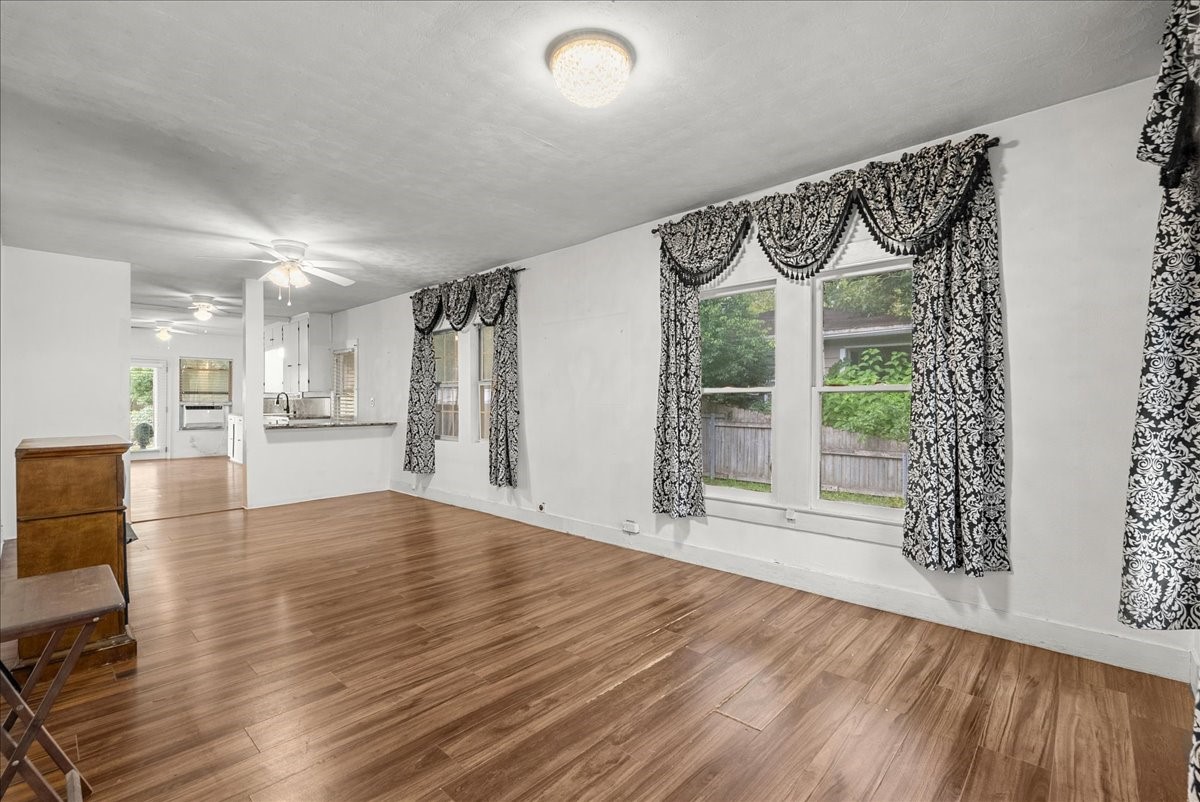 12101 23rd Street, Santa Fe, TX 77510