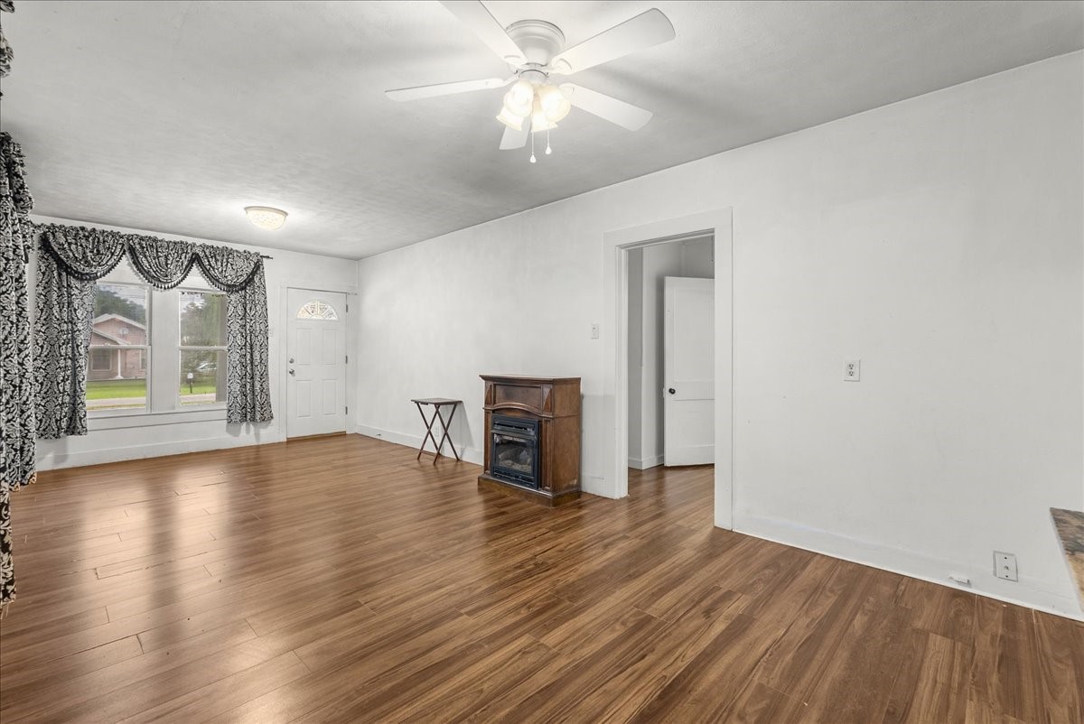 12101 23rd Street, Santa Fe, TX 77510