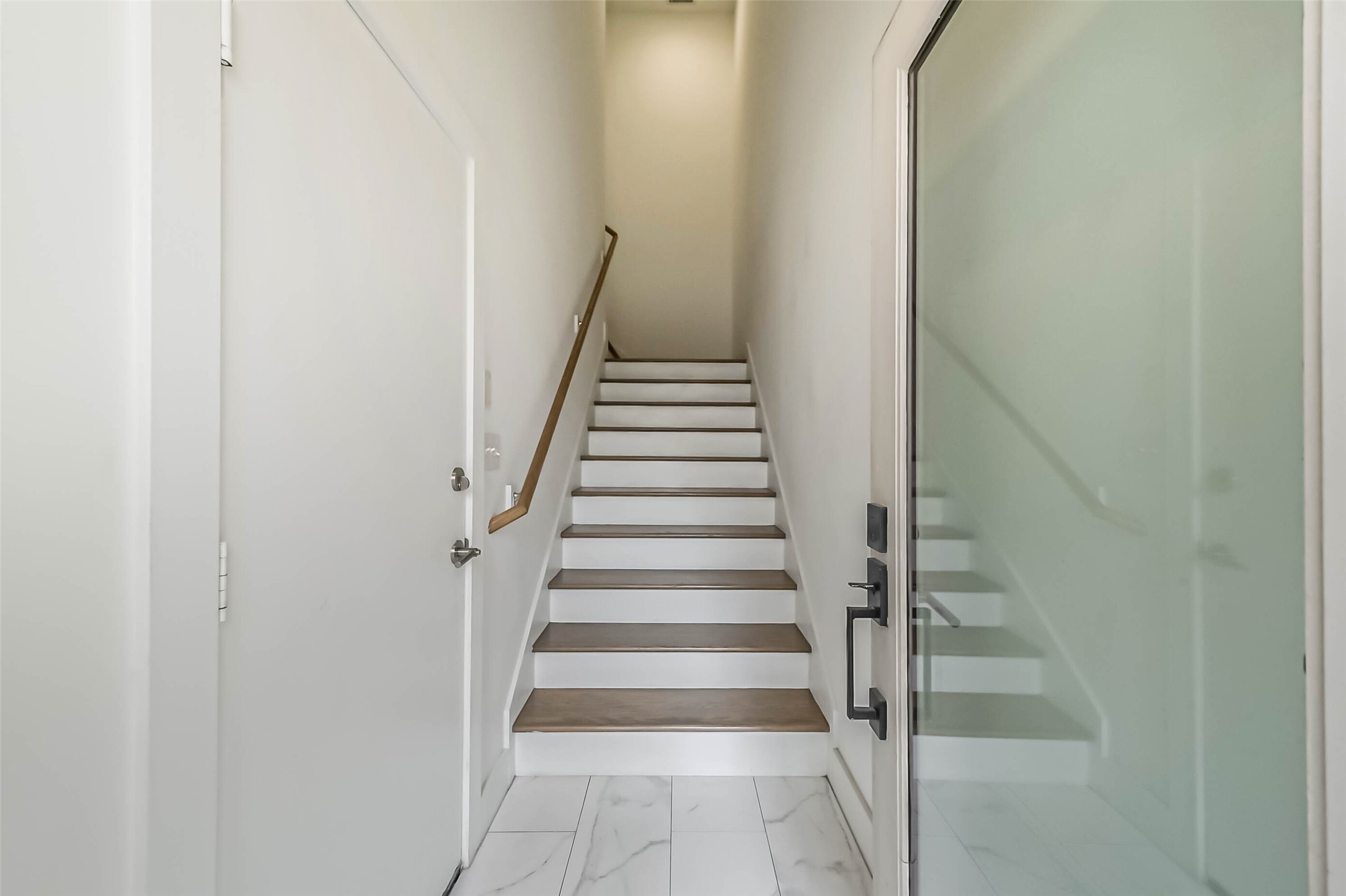 Entry Staircase Entry Staircase