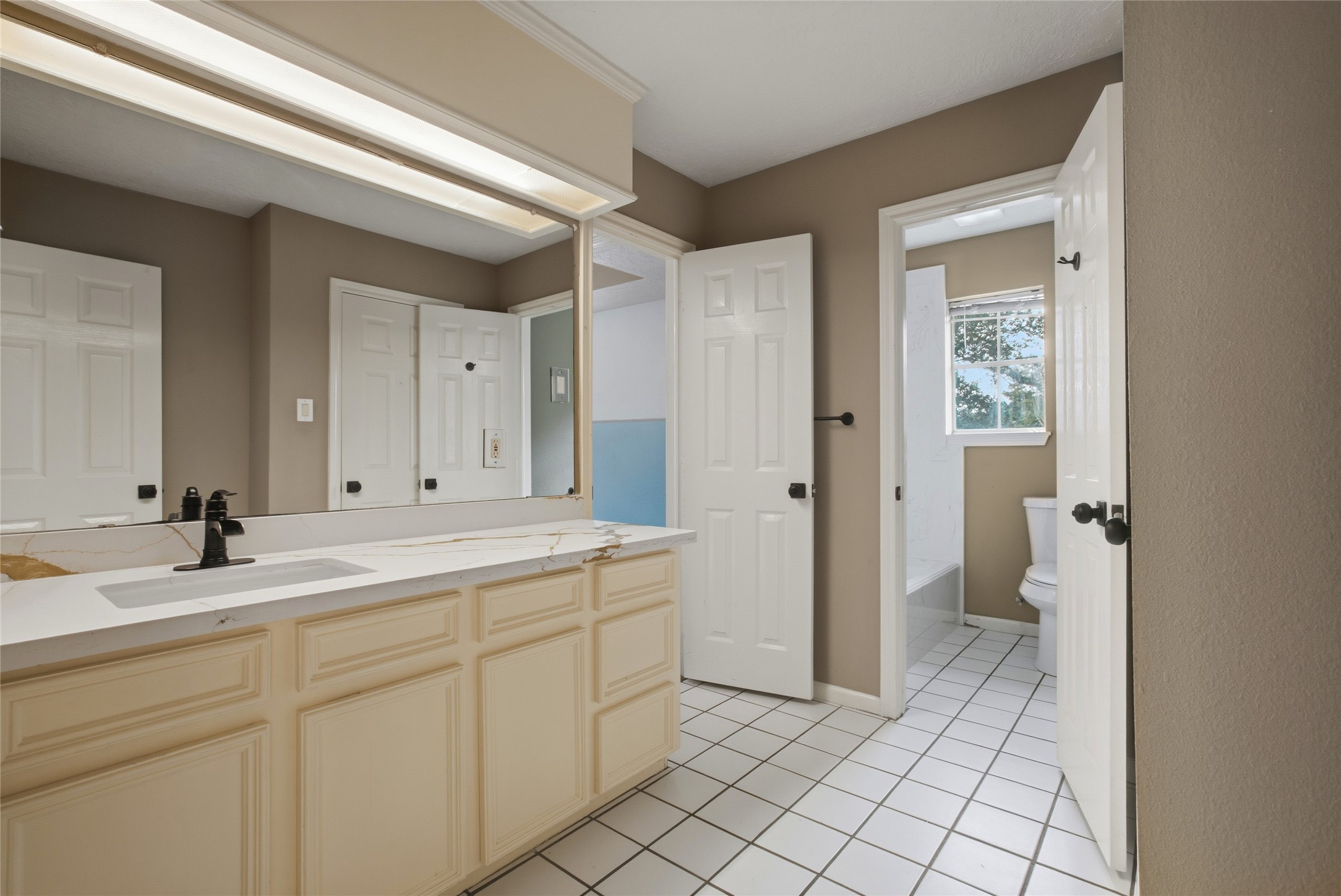 5202 W Zephyr Drive, #C378C, Alvin, TX 77511