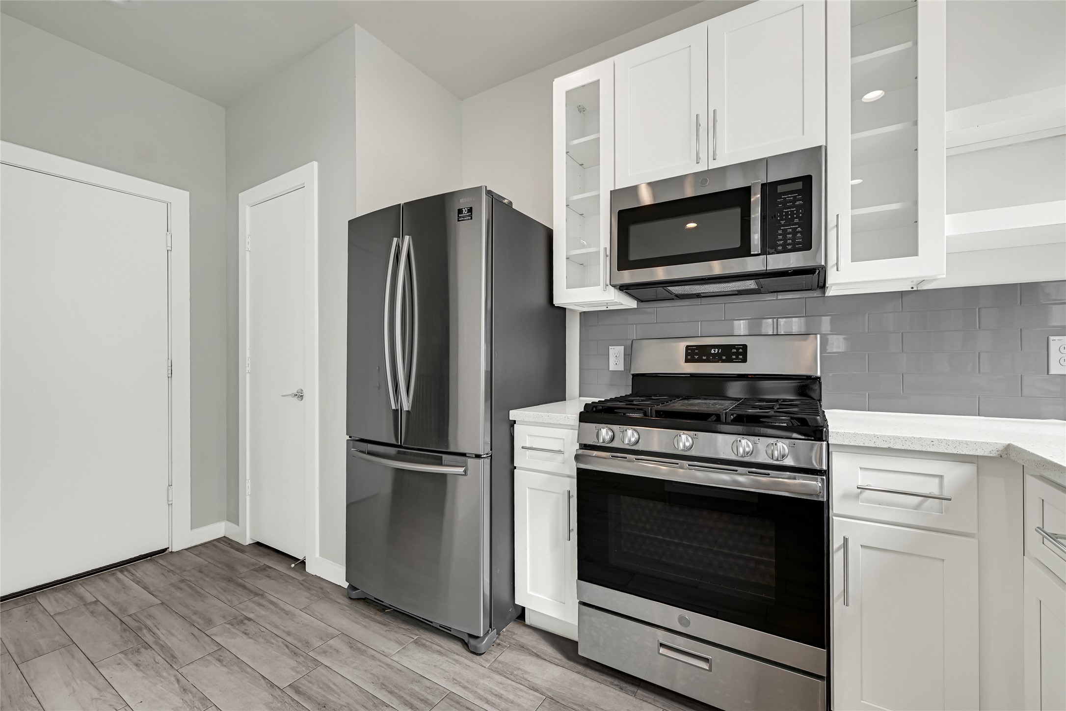 9431 Jutland Road, Houston, TX 77033 9431 Jutland Road, Houston, TX 77033