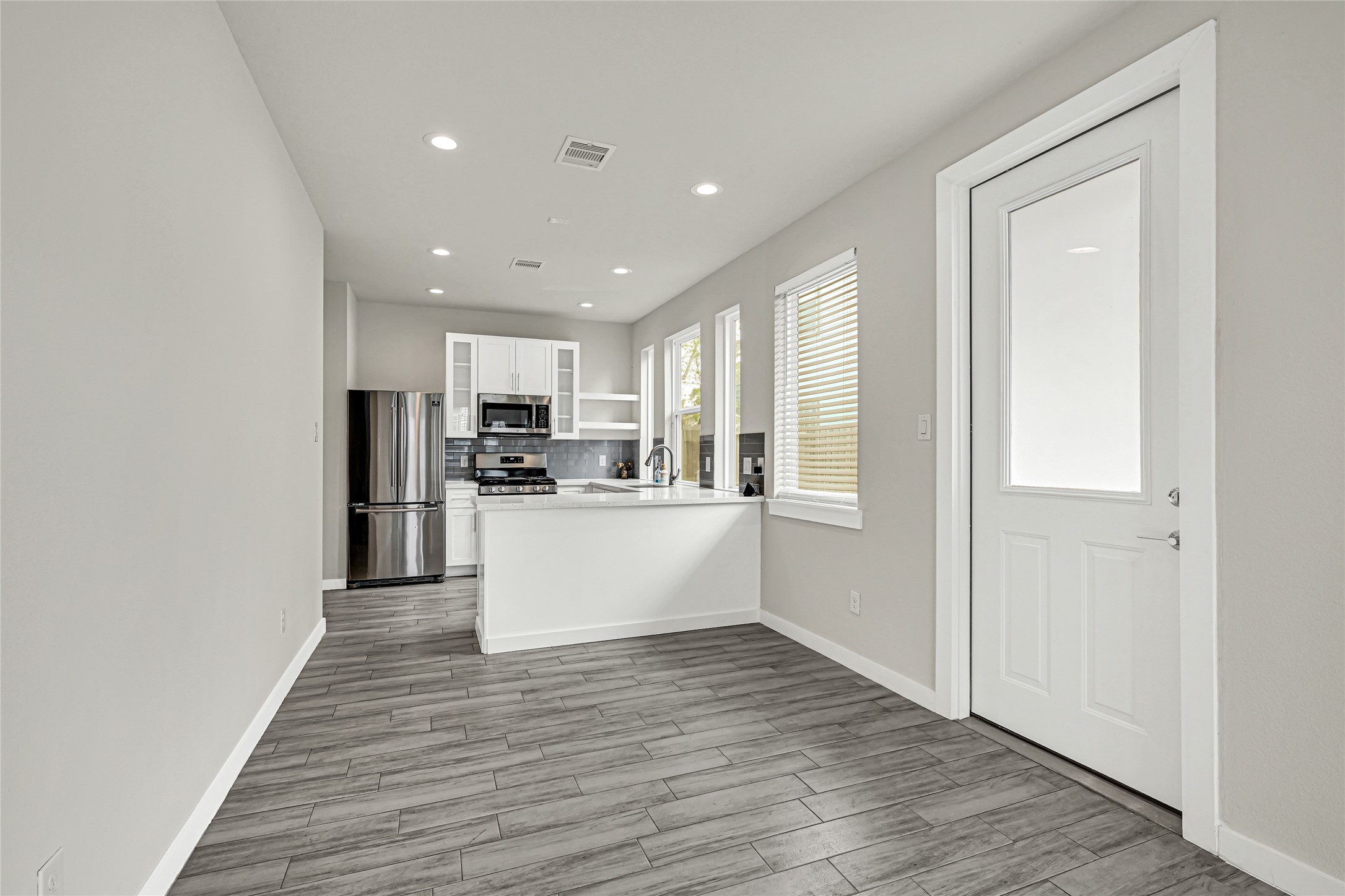 9431 Jutland Road, Houston, TX 77033 9431 Jutland Road, Houston, TX 77033