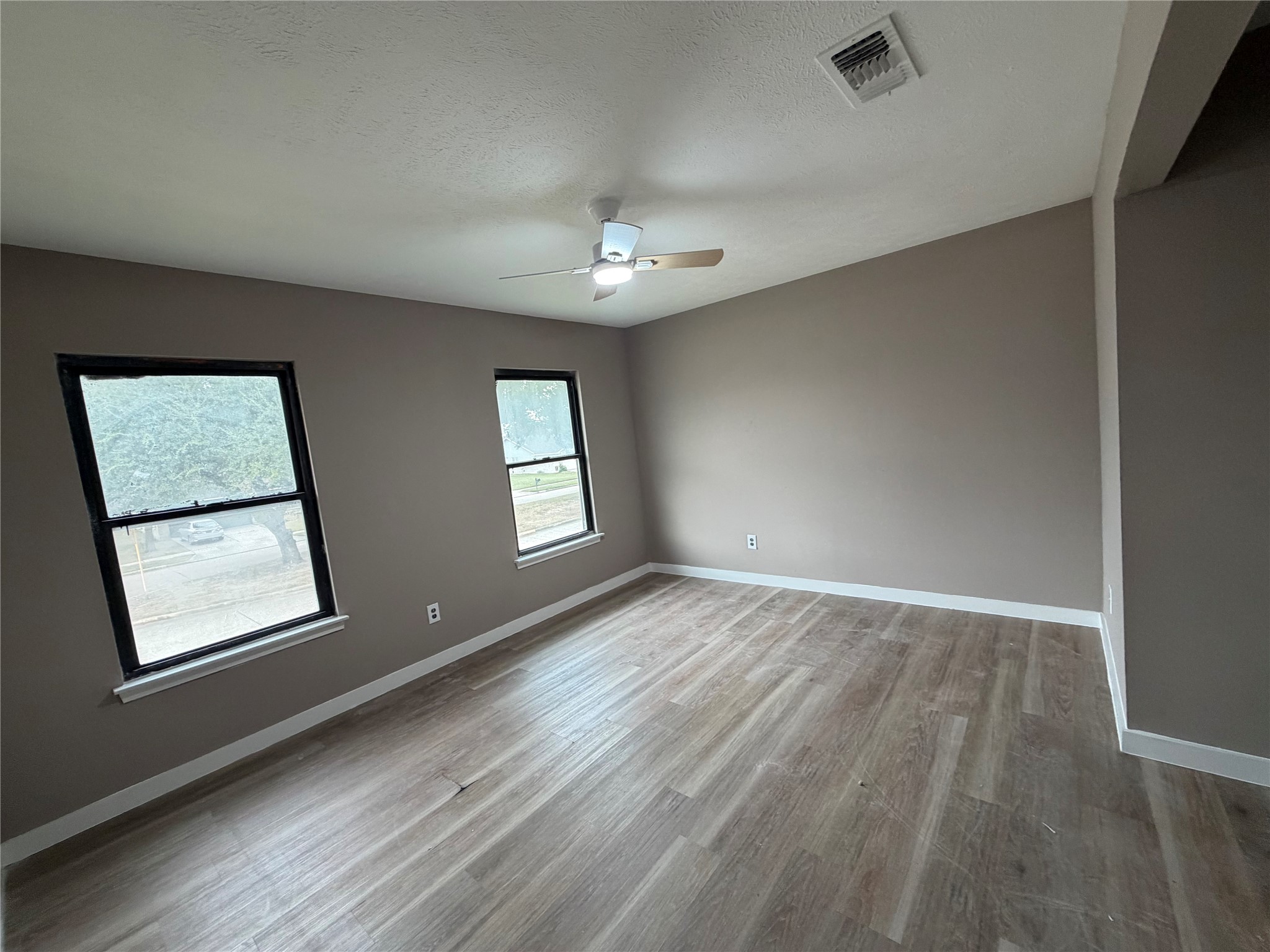 2611 W Greens Road, Houston, TX 77067