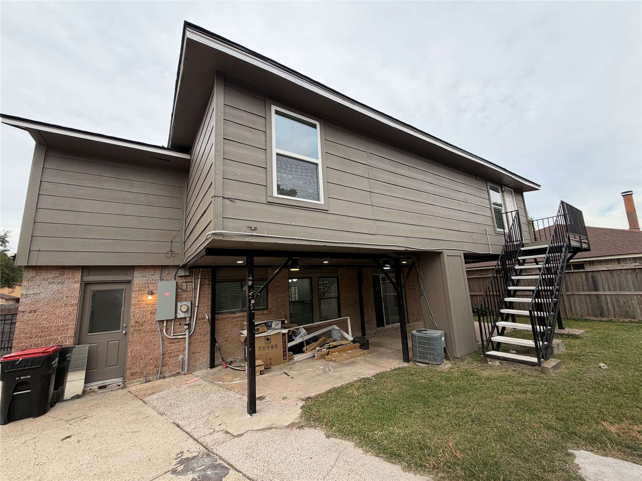 Full 1 bedroom Apartment in upstairs add-on