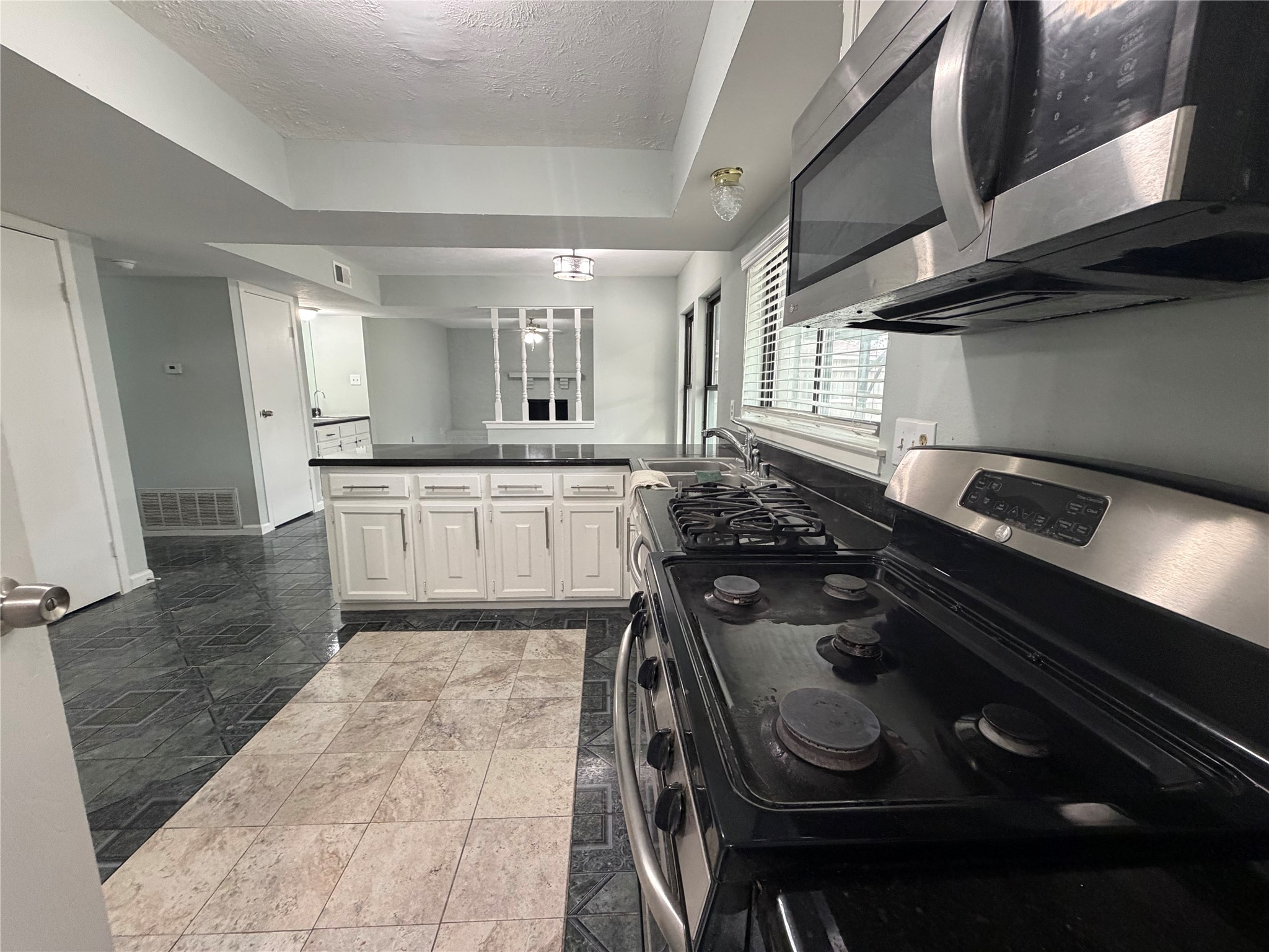 2611 W Greens Road, Houston, TX 77067