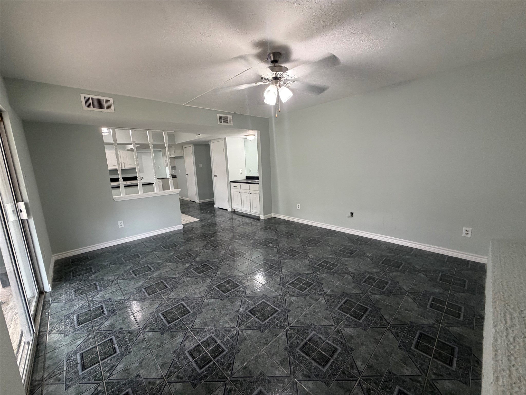 2611 W Greens Road, Houston, TX 77067