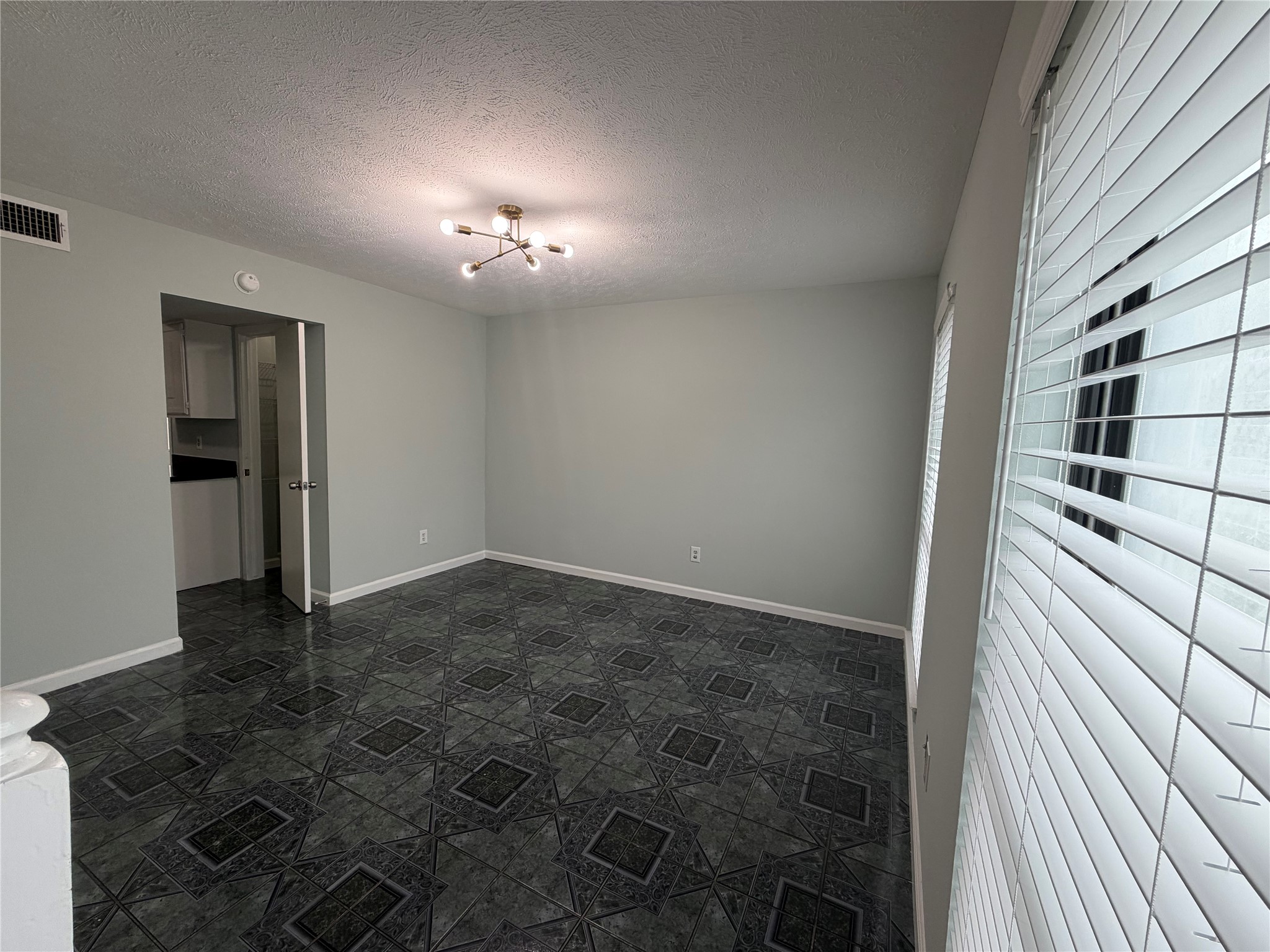 2611 W Greens Road, Houston, TX 77067
