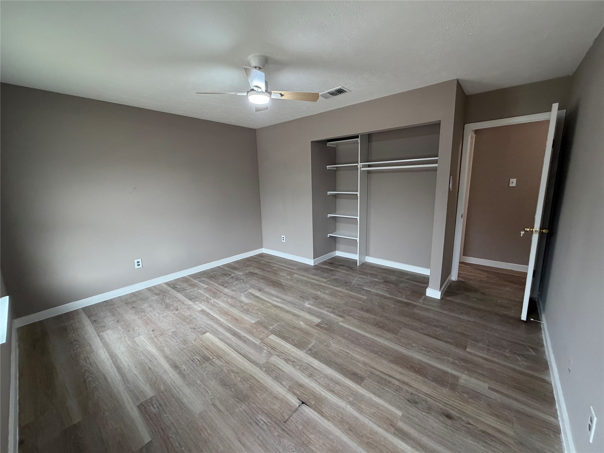 2611 W Greens Road, Houston, TX 77067