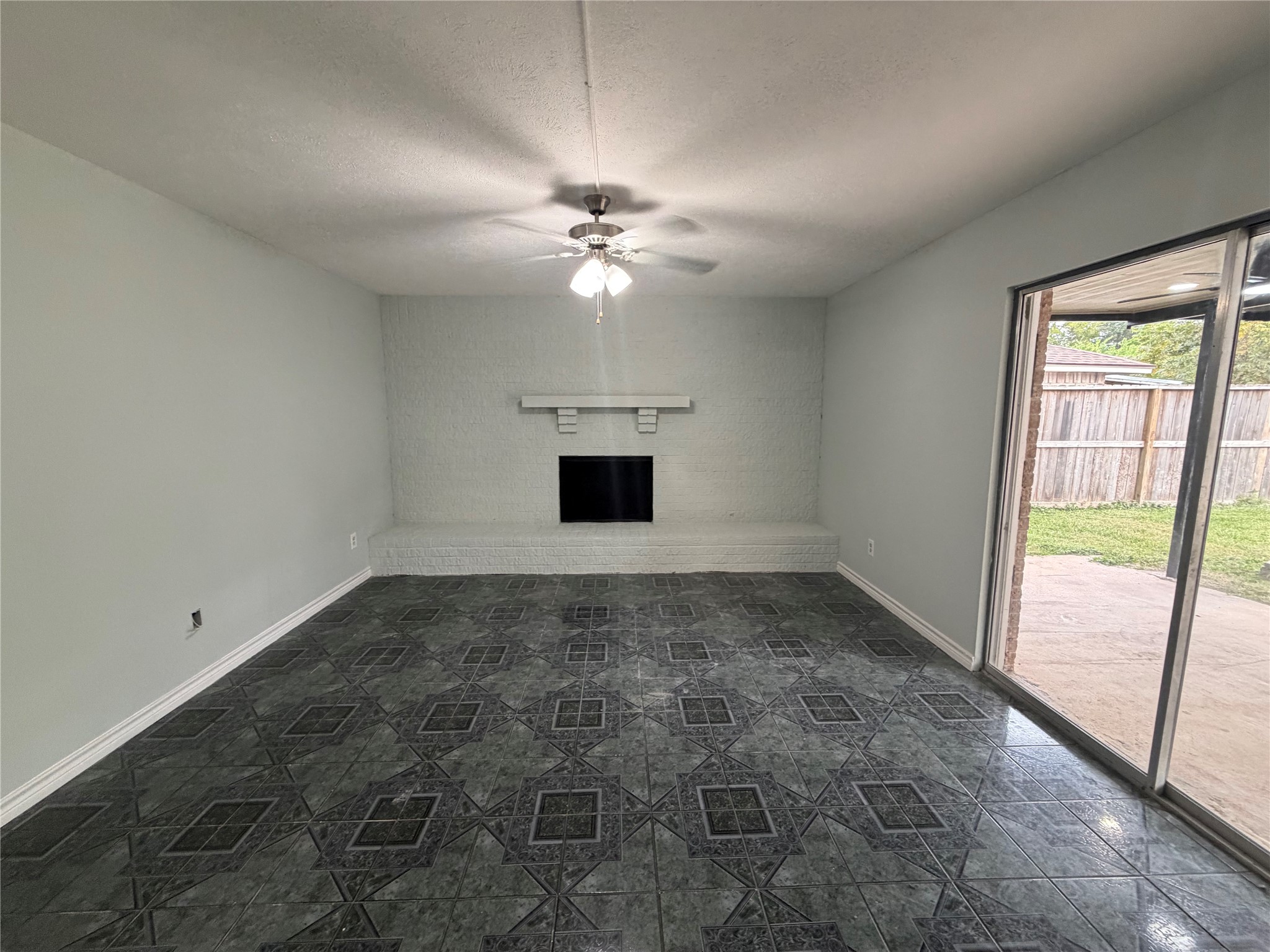2611 W Greens Road, Houston, TX 77067