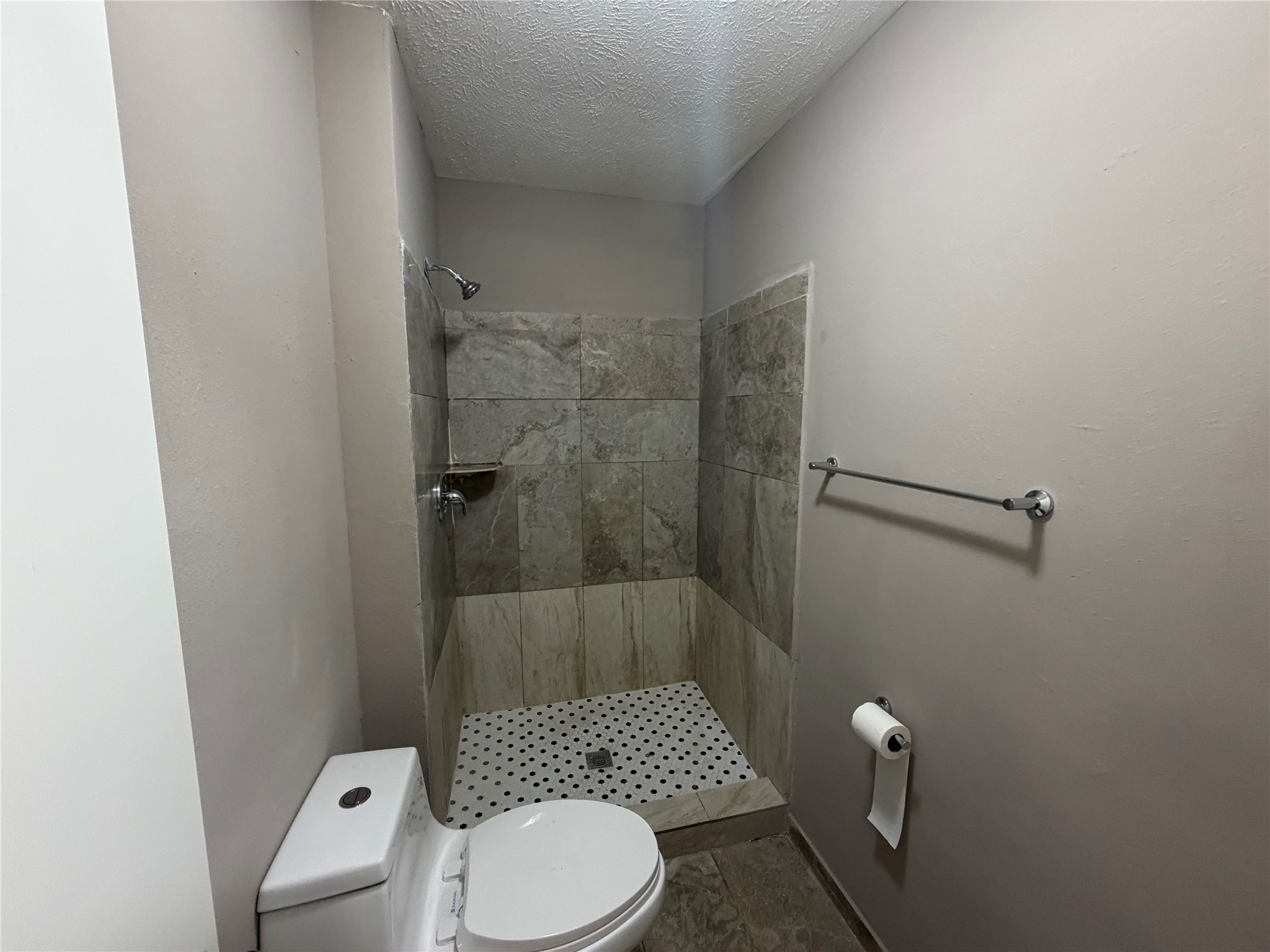 2611 W Greens Road, Houston, TX 77067