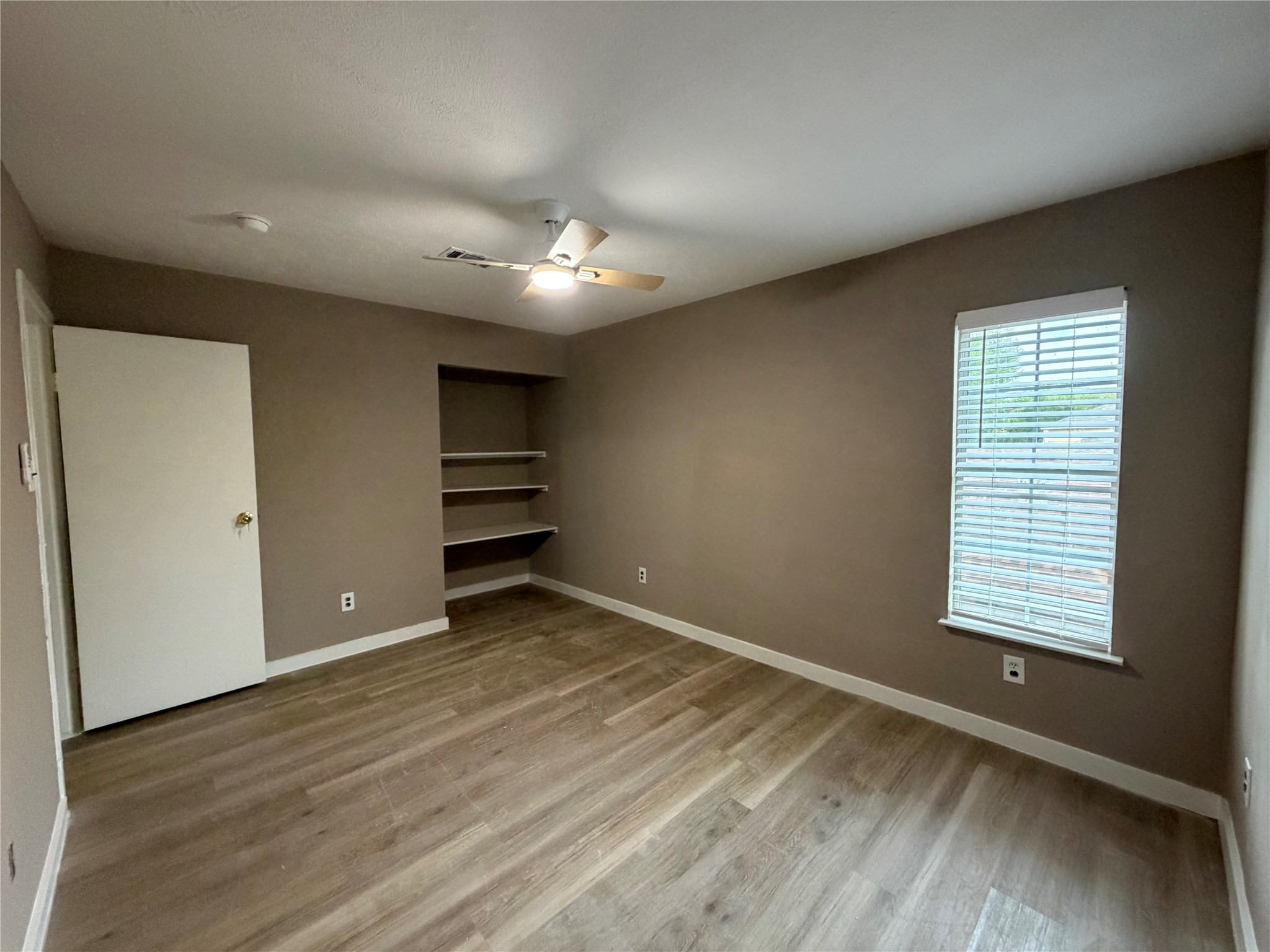 2611 W Greens Road, Houston, TX 77067