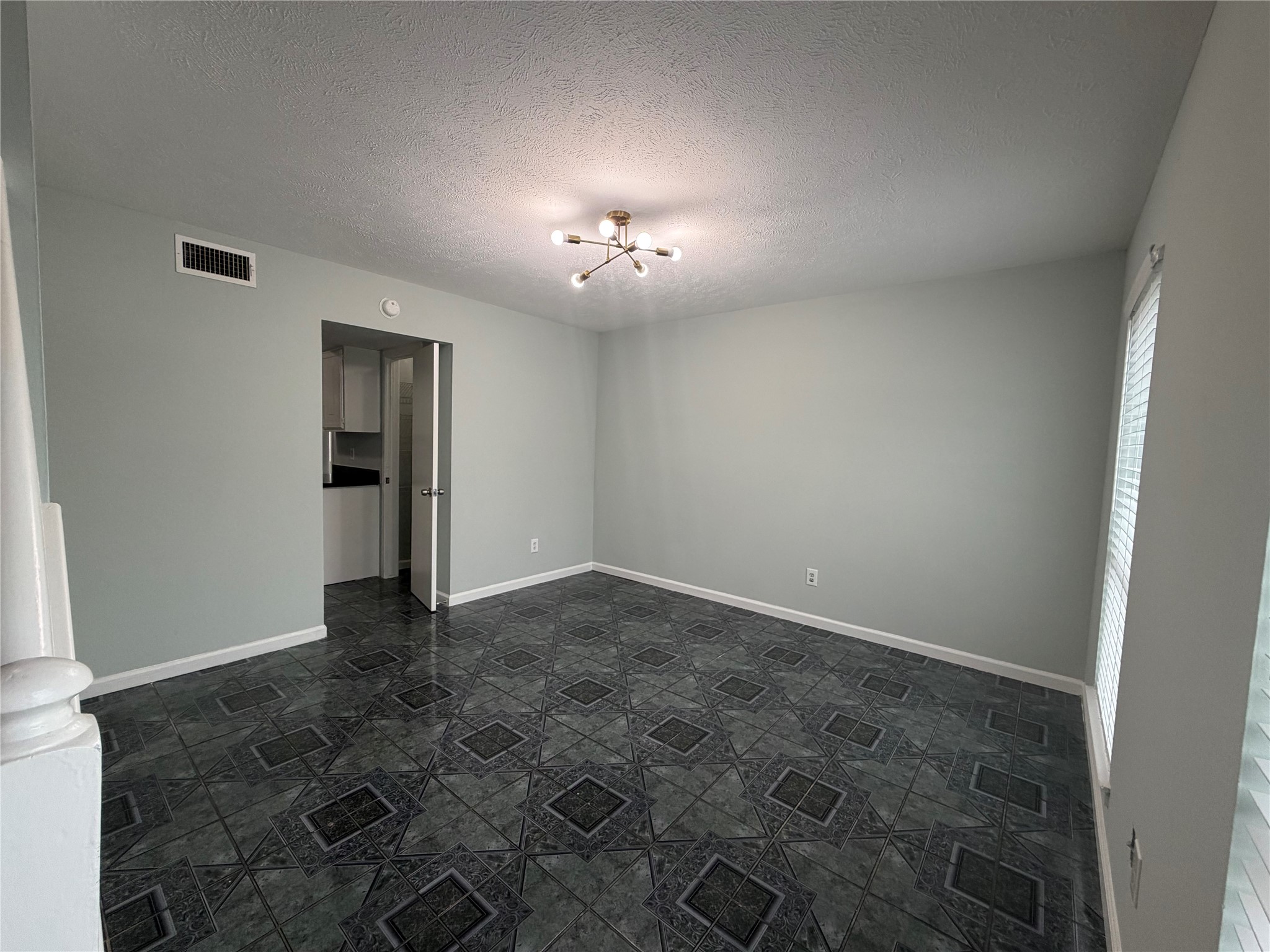 2611 W Greens Road, Houston, TX 77067