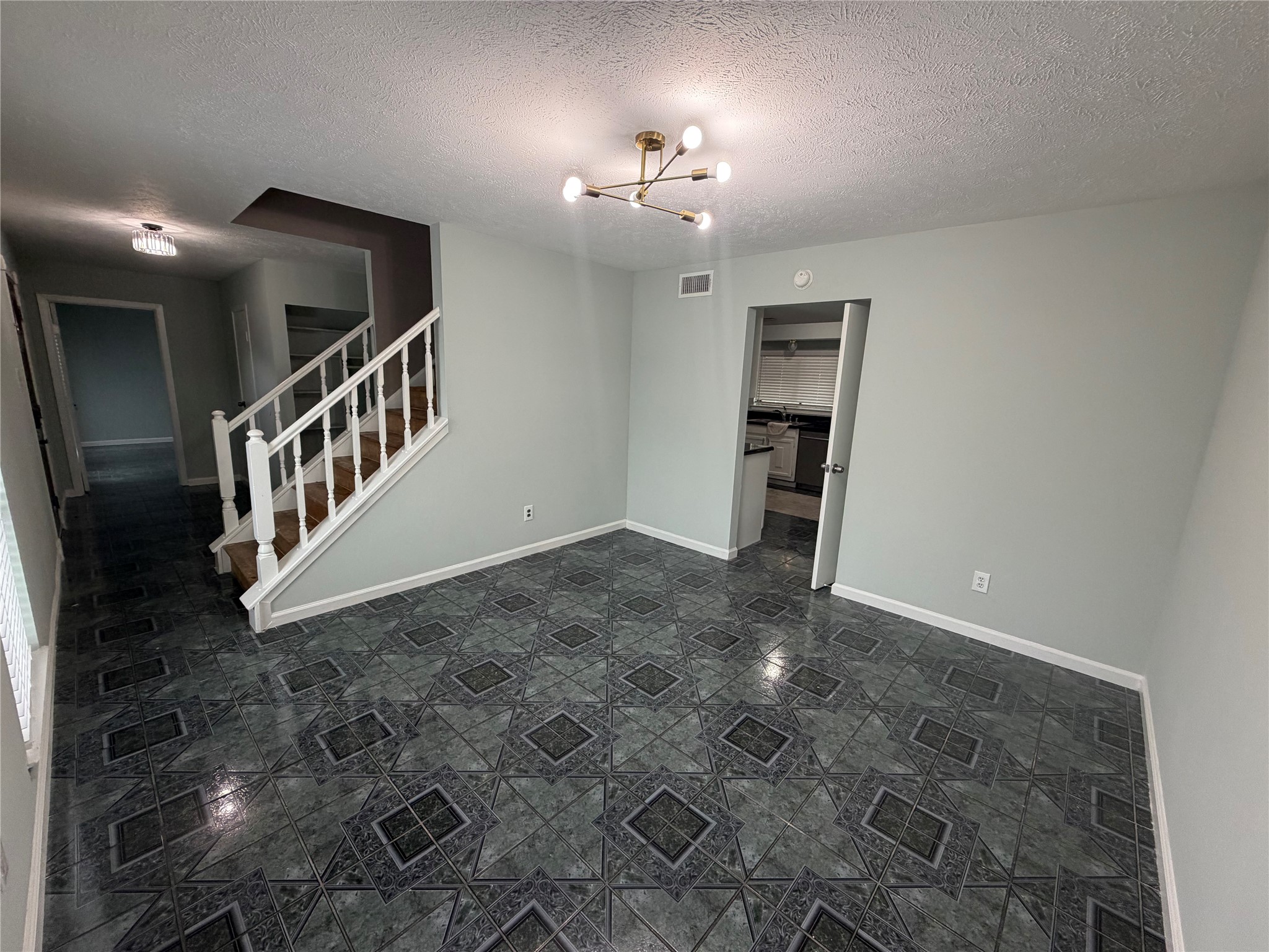 2611 W Greens Road, Houston, TX 77067