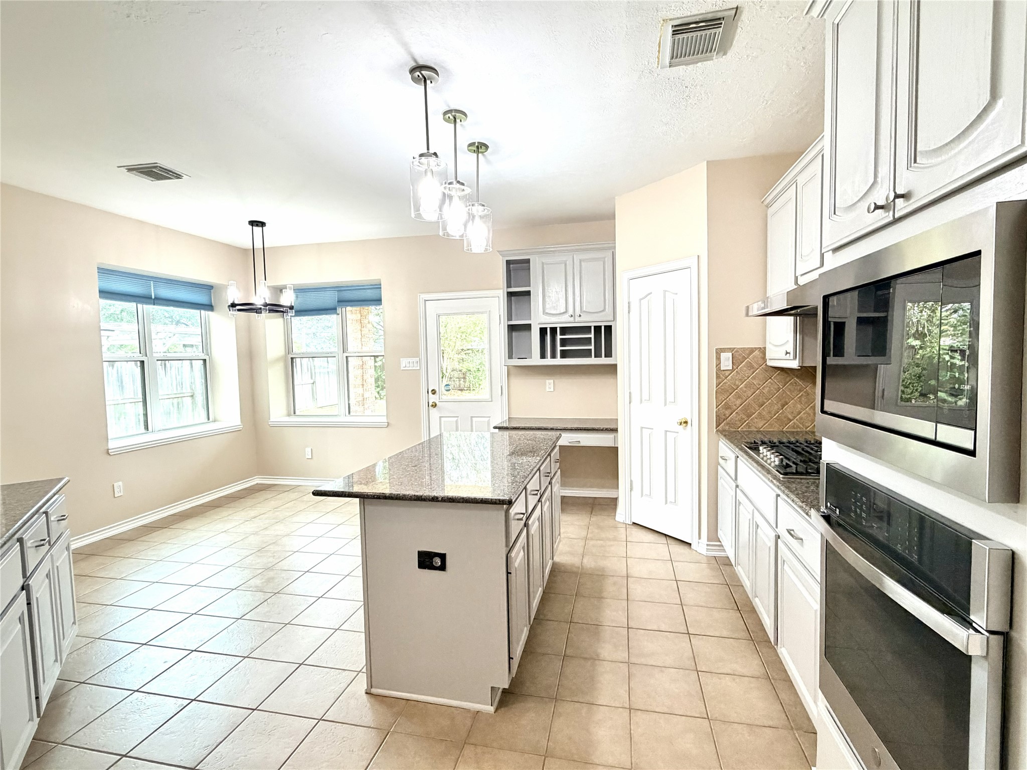 3043 Fallbrook Drive, Pearland, TX 77584