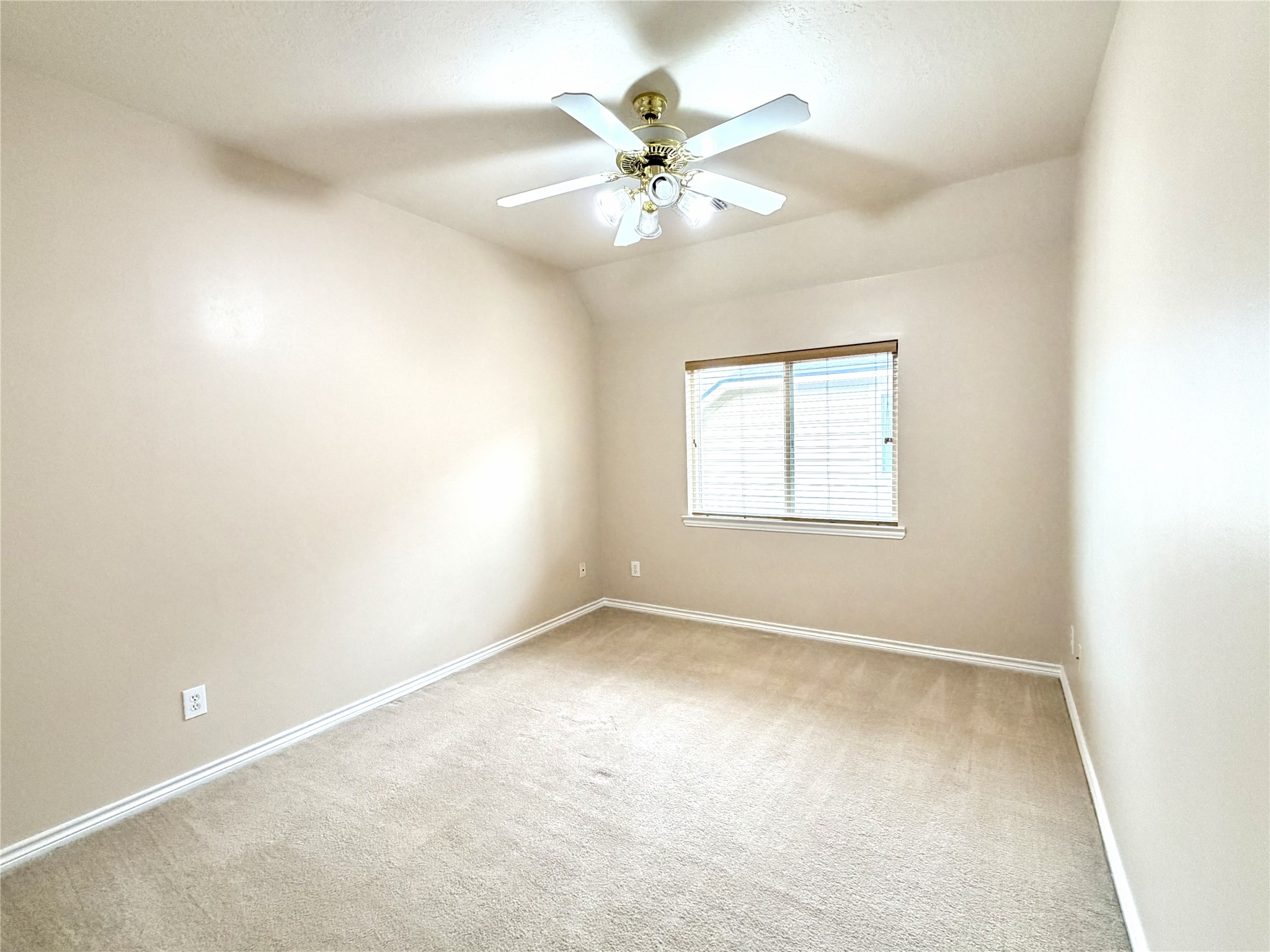 3043 Fallbrook Drive, Pearland, TX 77584
