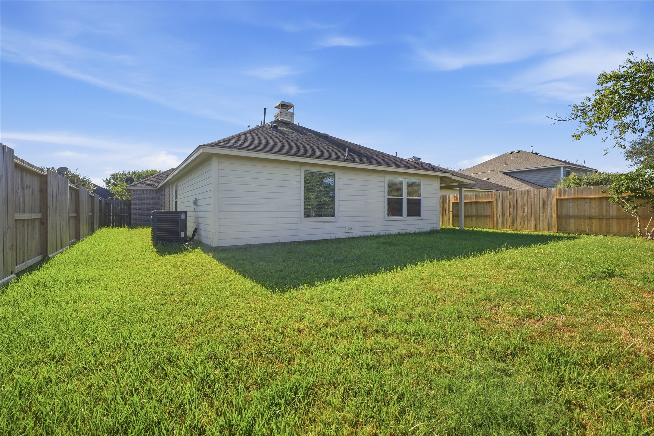872 Rock Harbor Lane, League City, TX 77573
