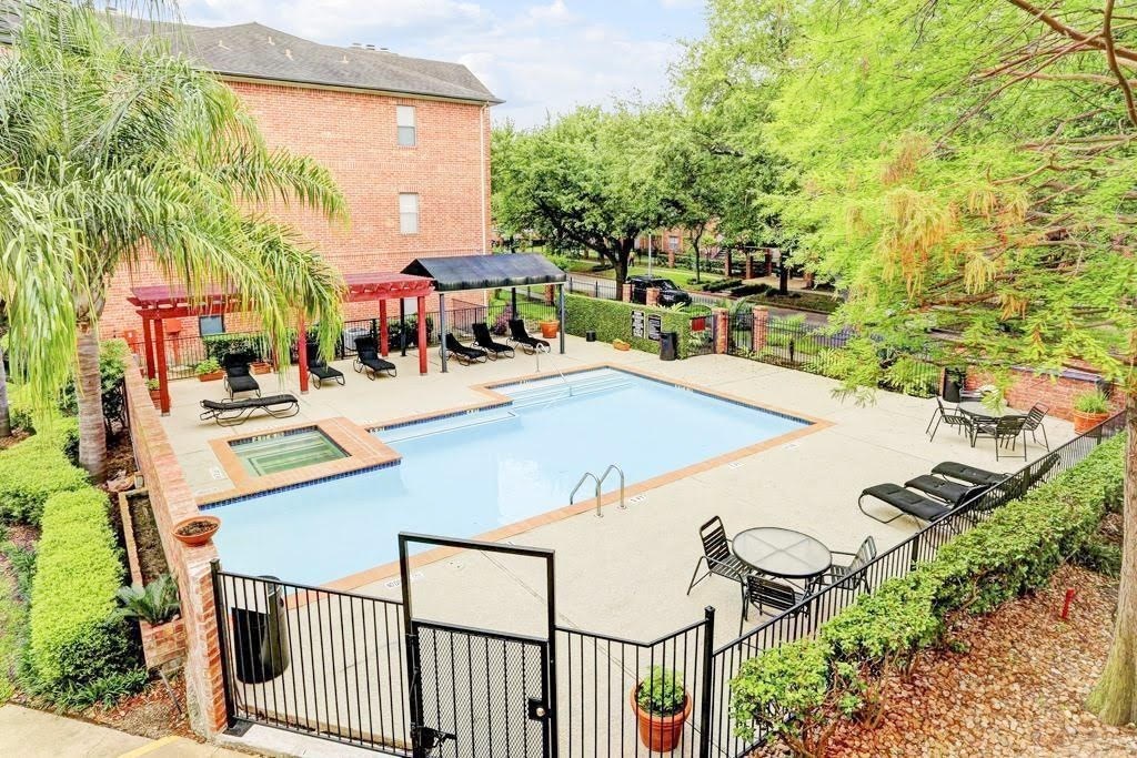 4041 Law Street, #606, Houston, TX 77005