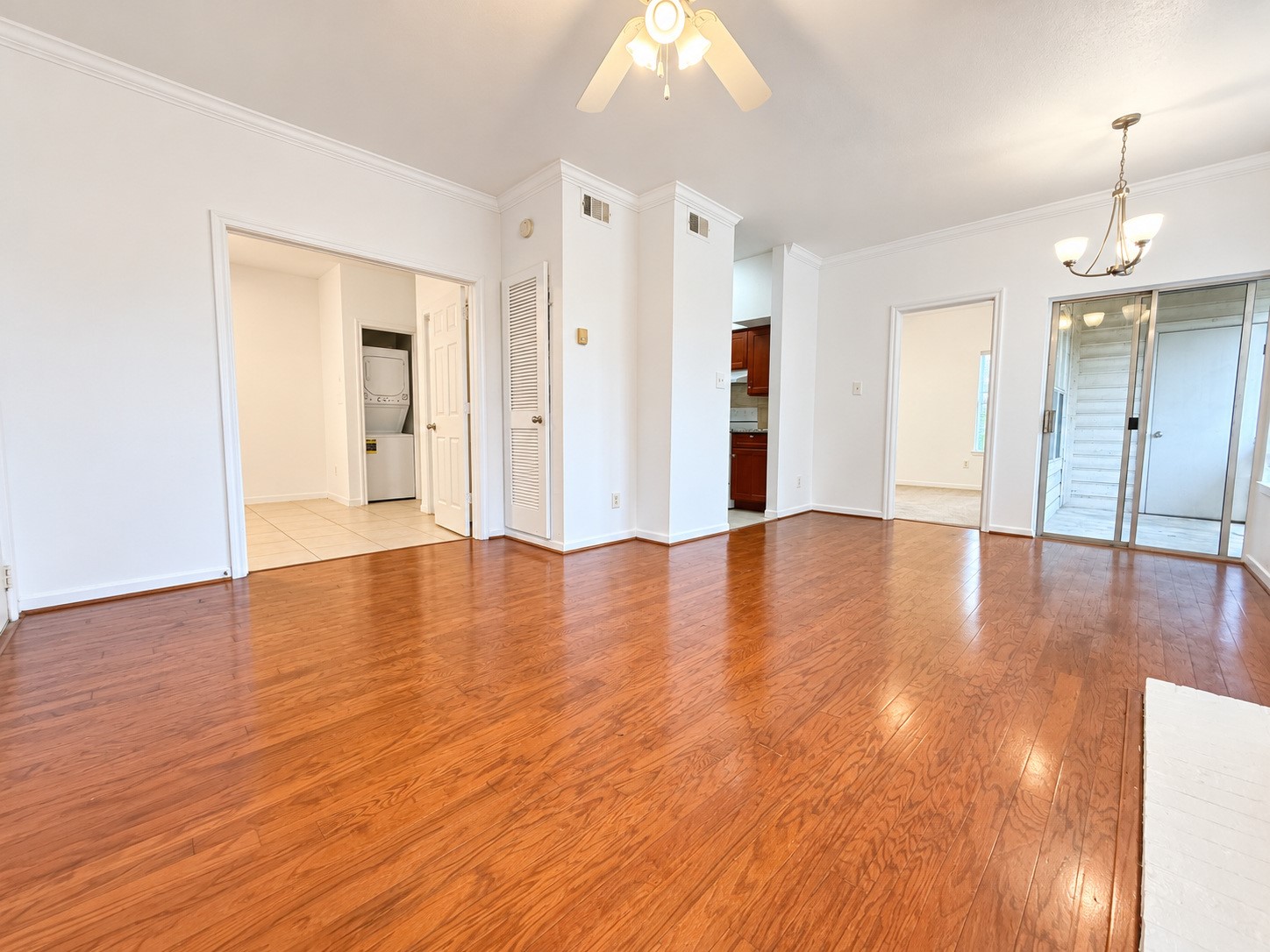 4041 Law Street, #606, Houston, TX 77005