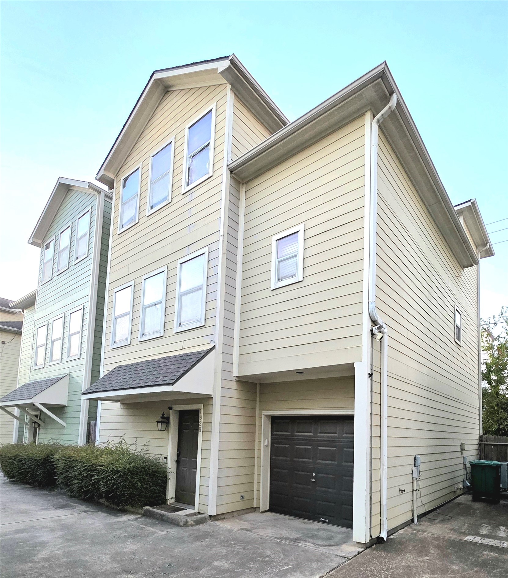 welcome to 1828 Fletcher Houston TX