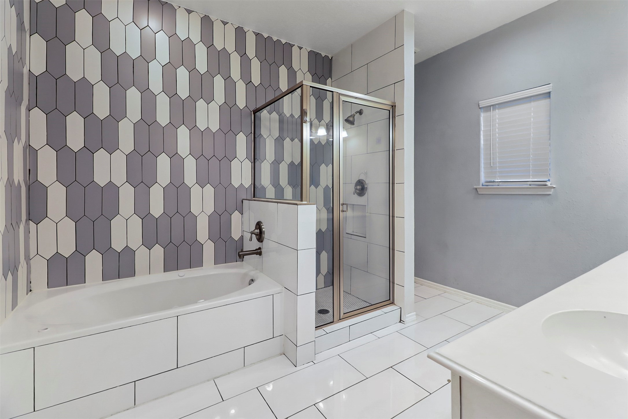 2nd Floor - primary Bathroom