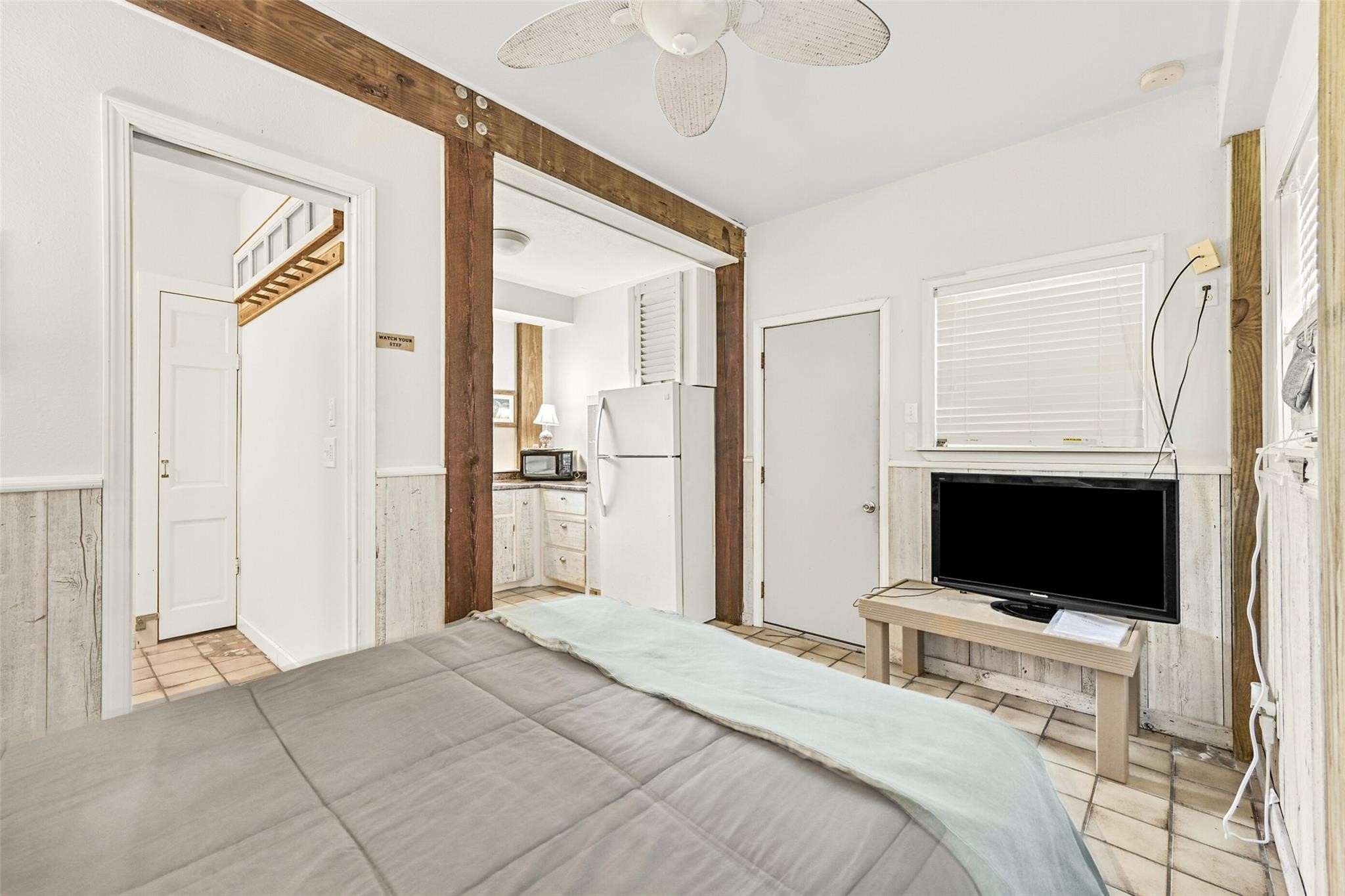 22818 Buena Street, Galveston, TX 77554