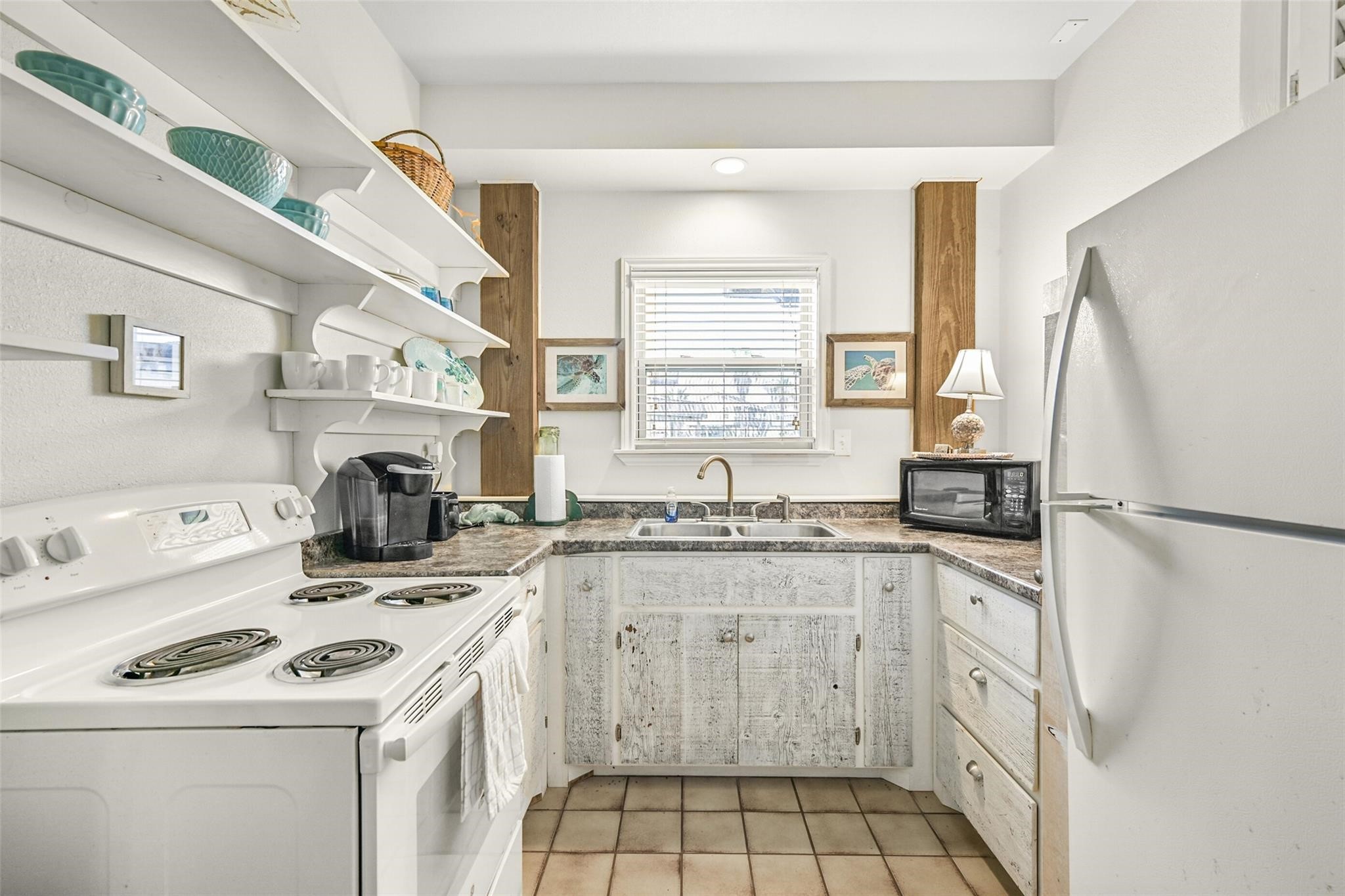 22818 Buena Street, Galveston, TX 77554
