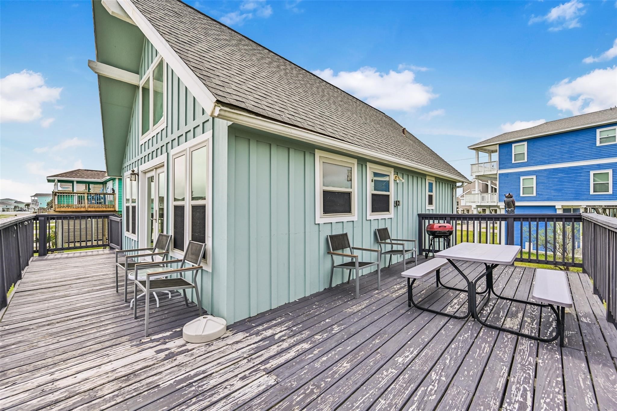 22818 Buena Street, Galveston, TX 77554