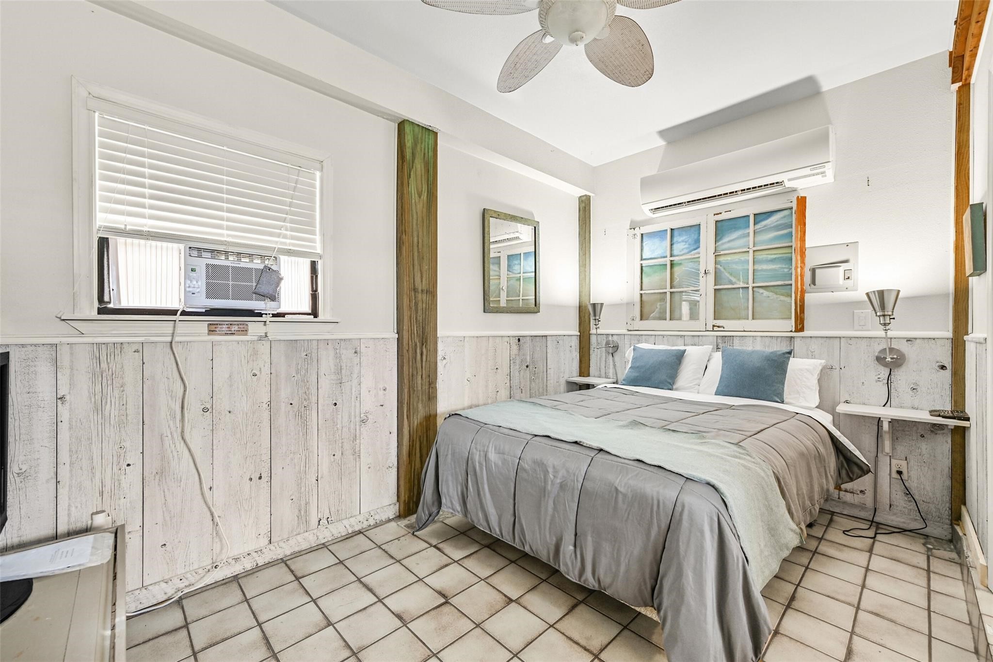 22818 Buena Street, Galveston, TX 77554