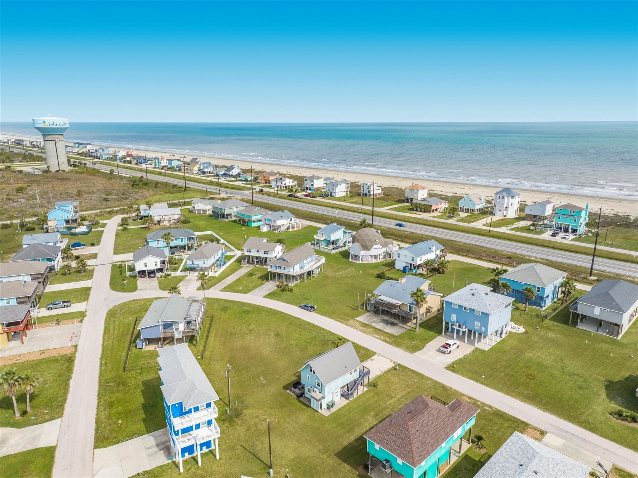 22818 Buena Street, Galveston, TX 77554