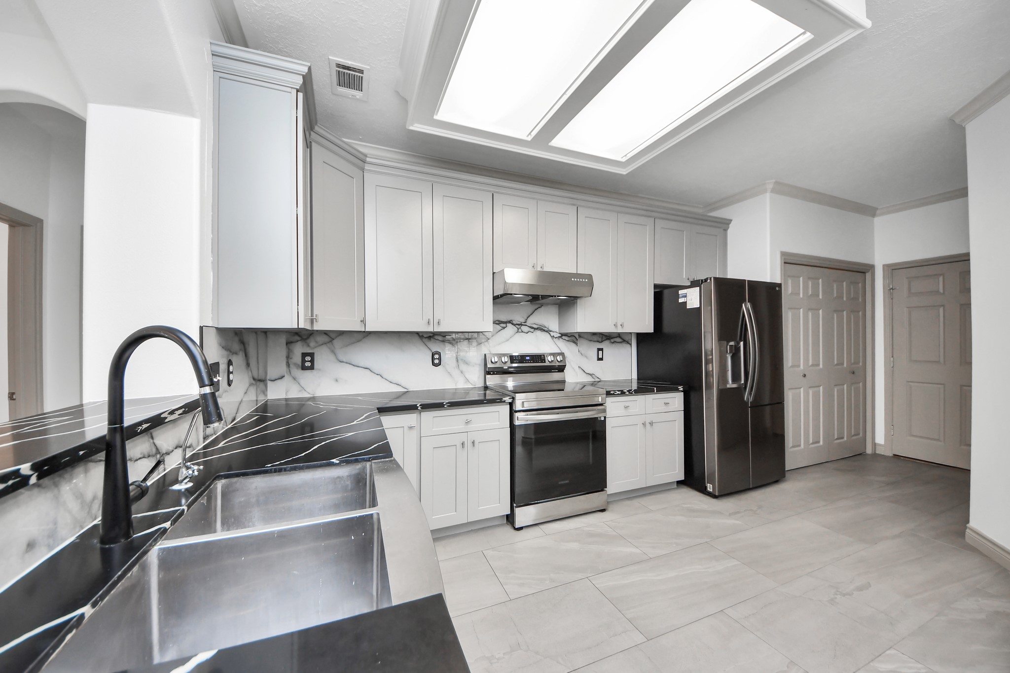 2027 Marchwood Manor Drive, Houston, TX 77090