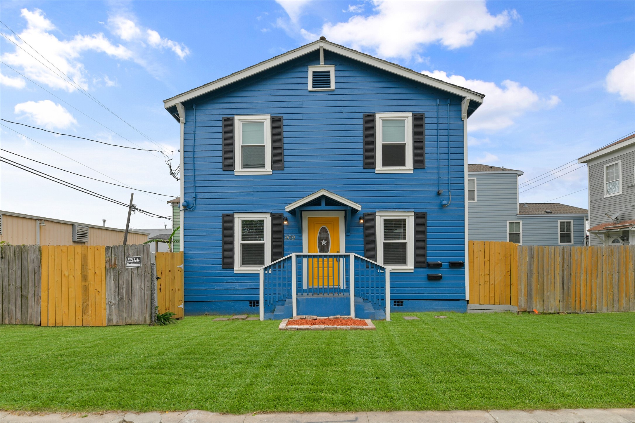 909 28th Street, Galveston, TX 77550 909 28th Street, Galveston, TX 77550