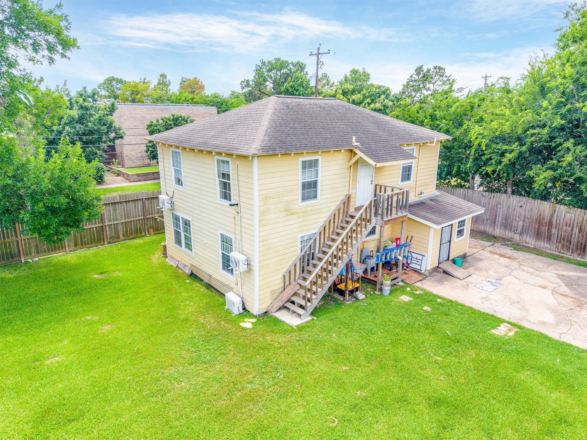The first floor unit was leased for $1,000 per month, offering an excellent opportunity for immediate rental income and added value for investors.