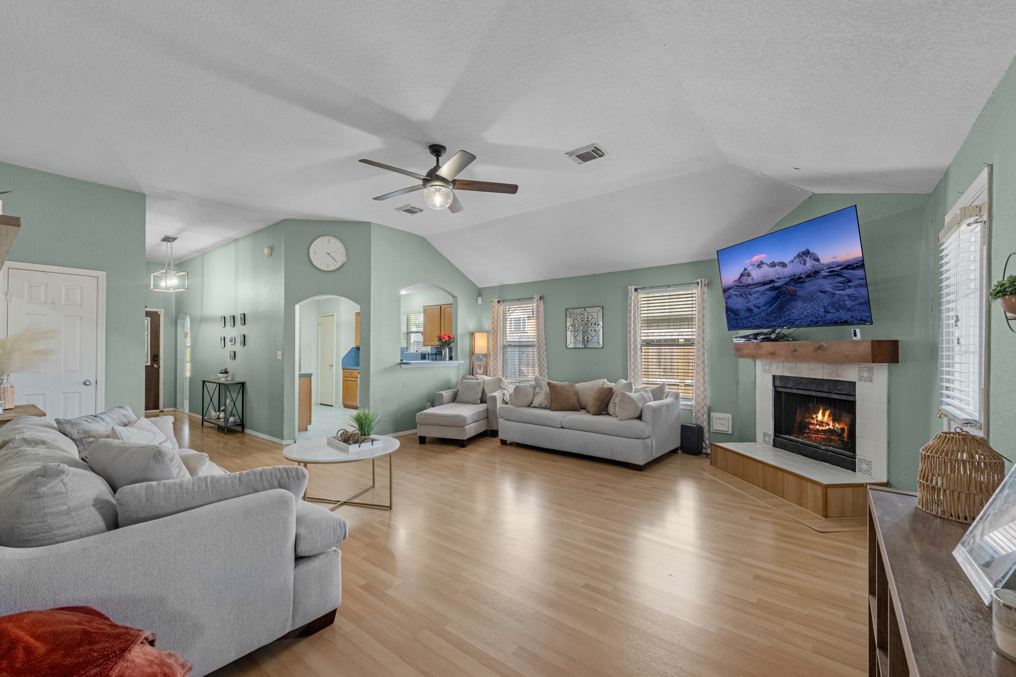 Corner fireplace