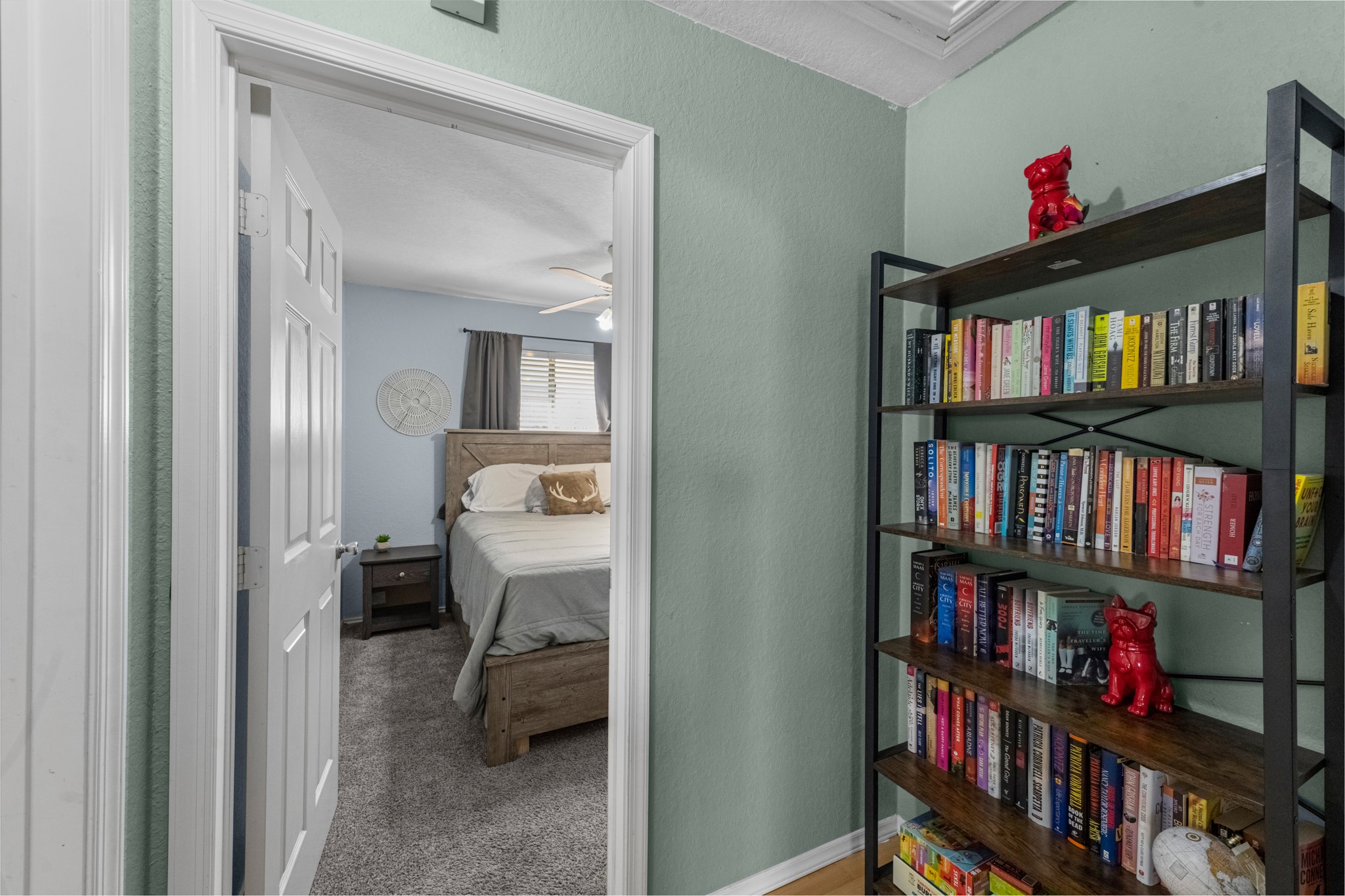 Hallway nook for your library