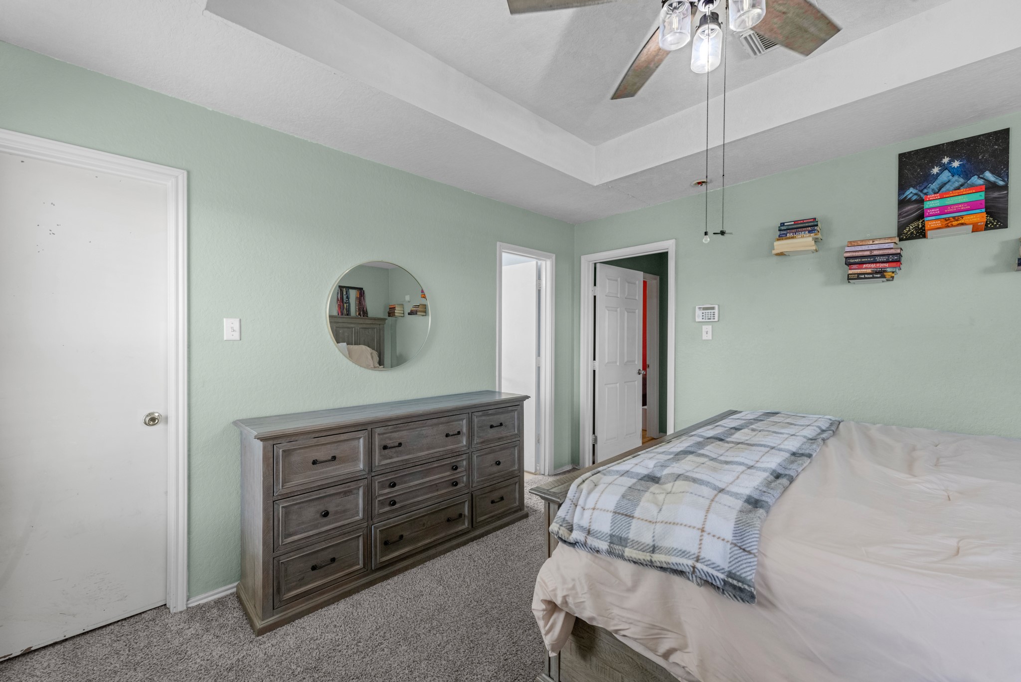 another view of the primary bedroom
