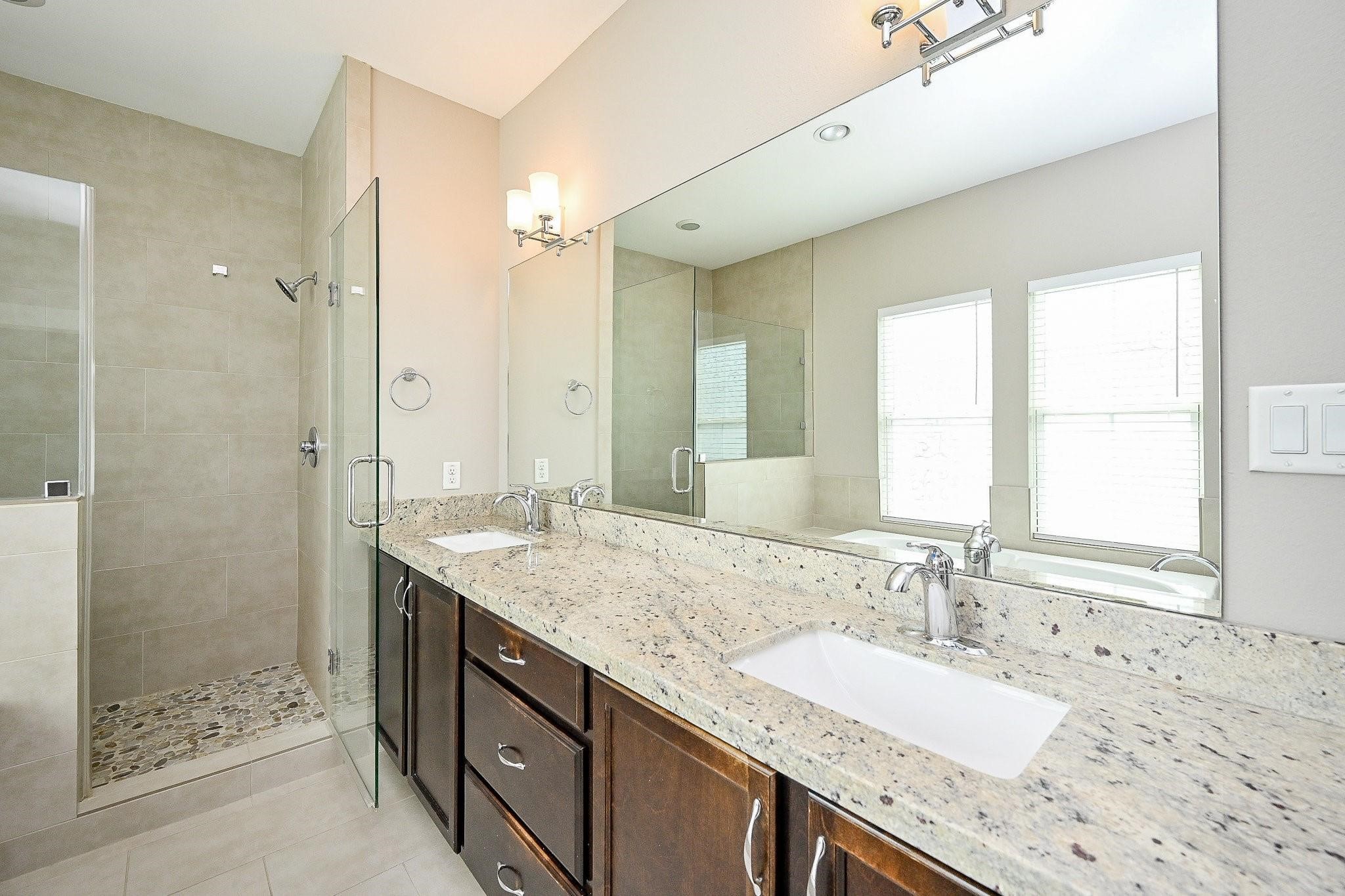 955 W 24th Street, #C, Houston, TX 77008