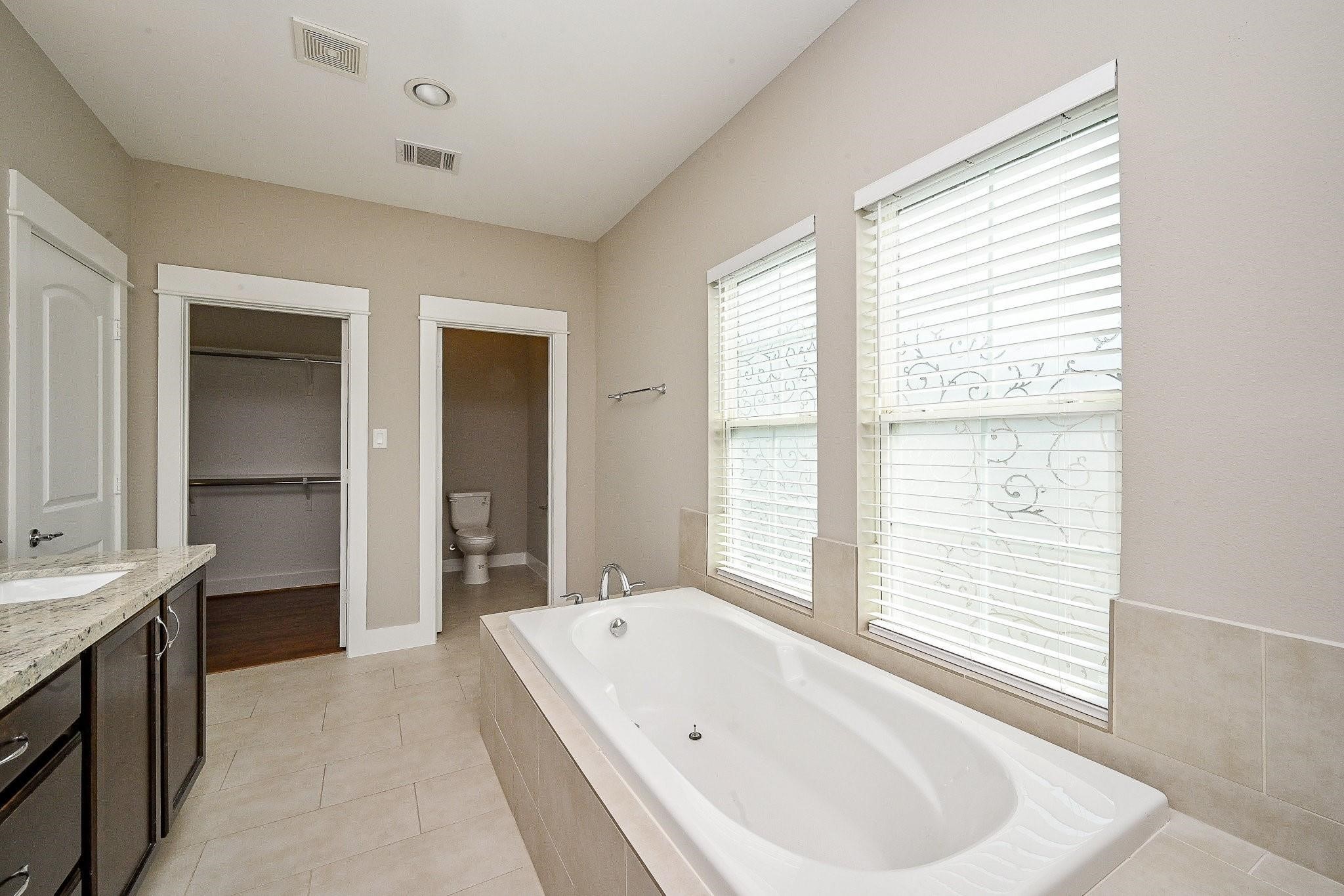 955 W 24th Street, #C, Houston, TX 77008