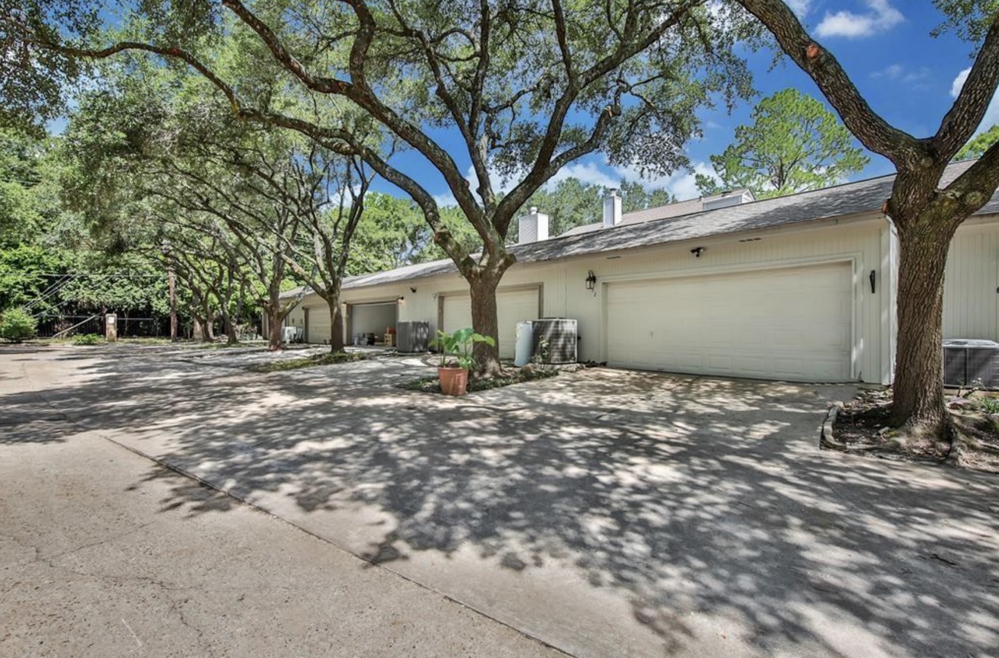652 N Eldridge Parkway, Houston, TX 77079
