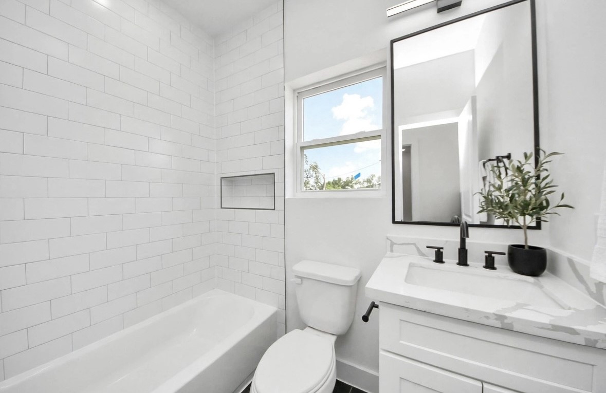 Bathroom for 2nd bedroom